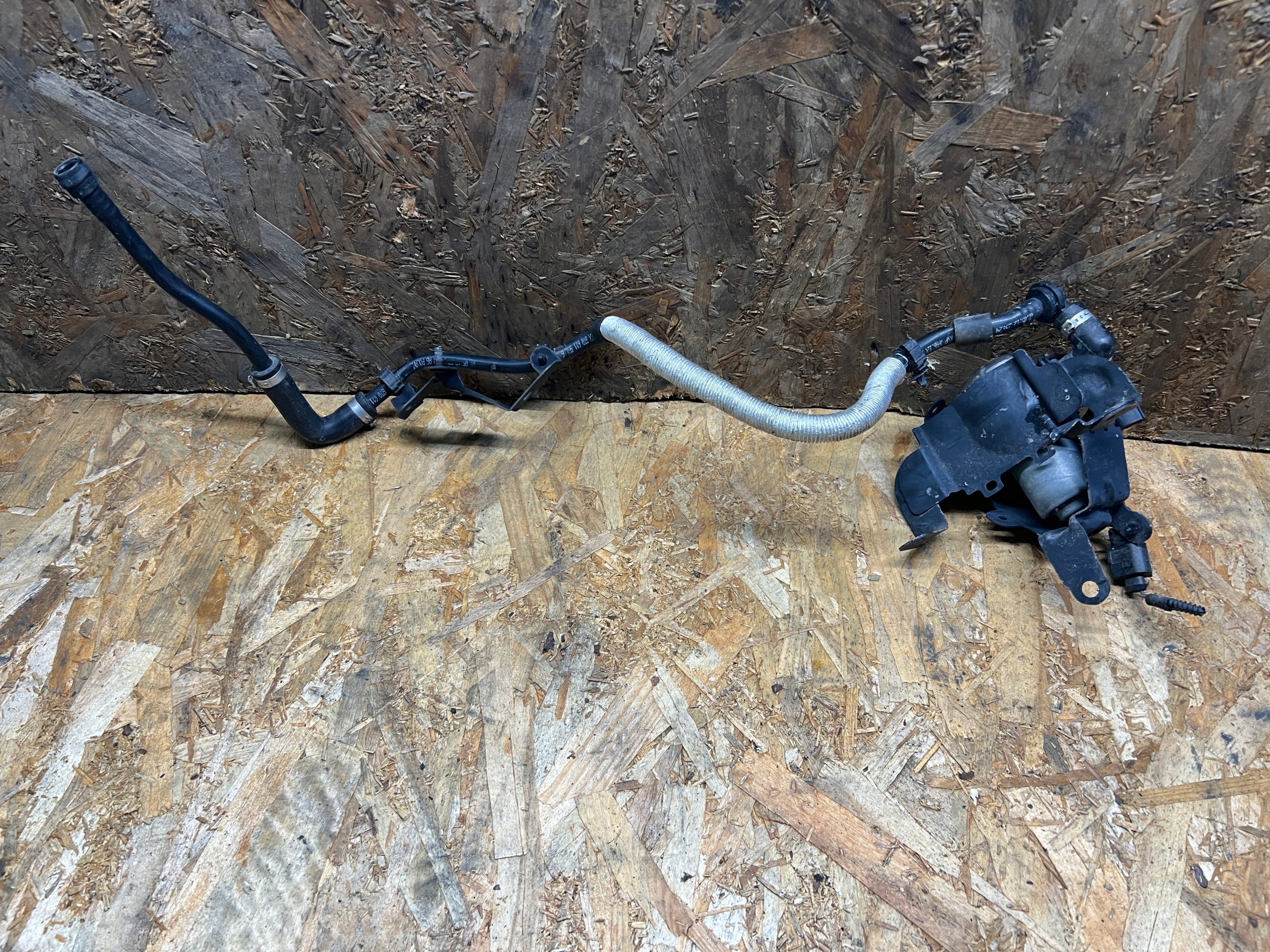 Pompe à vide VACUUM AUDI RS4 B7 8E0 8E0927317H