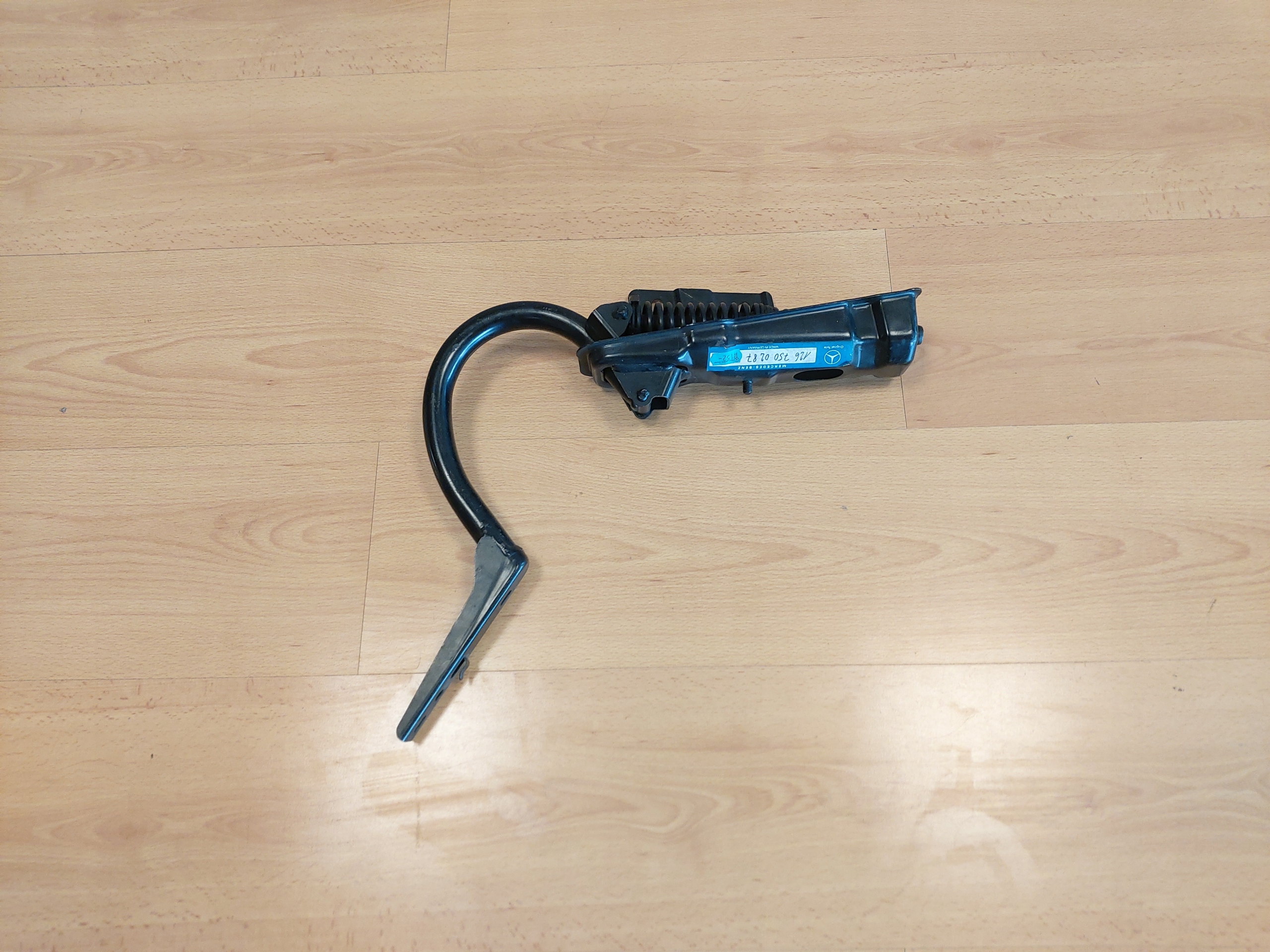 1267500287 - MERCEDES W126 Sedan откидная петля правая новая ORG