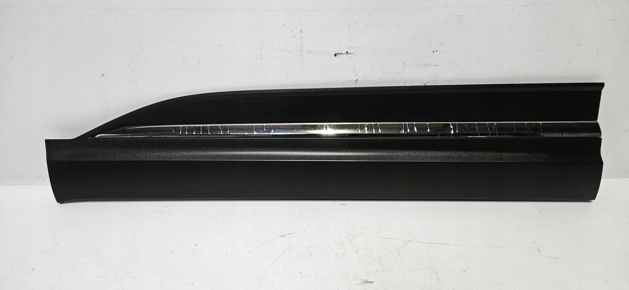 moulding door left front RENAULT KOLEOS II 17- original 808217185R