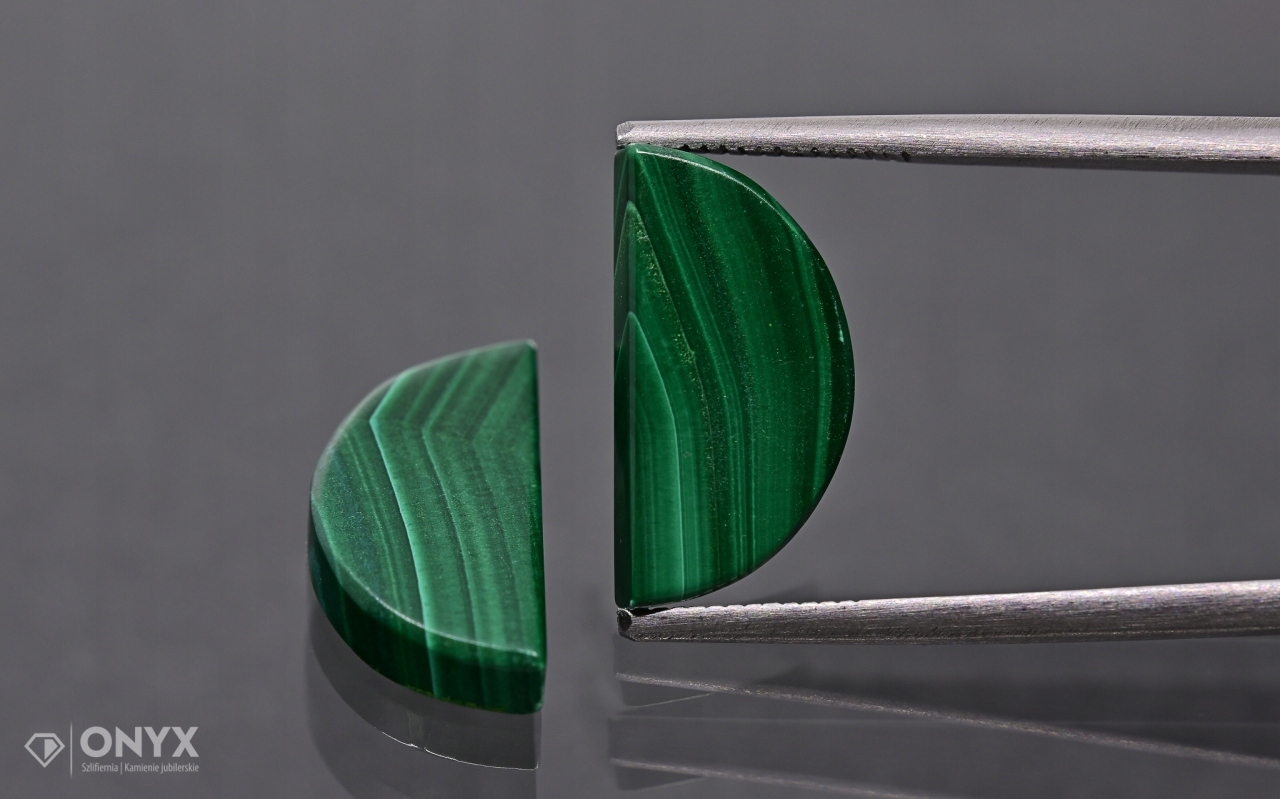 Malachit mělký Para půlkruh 15,5x7,5 mm