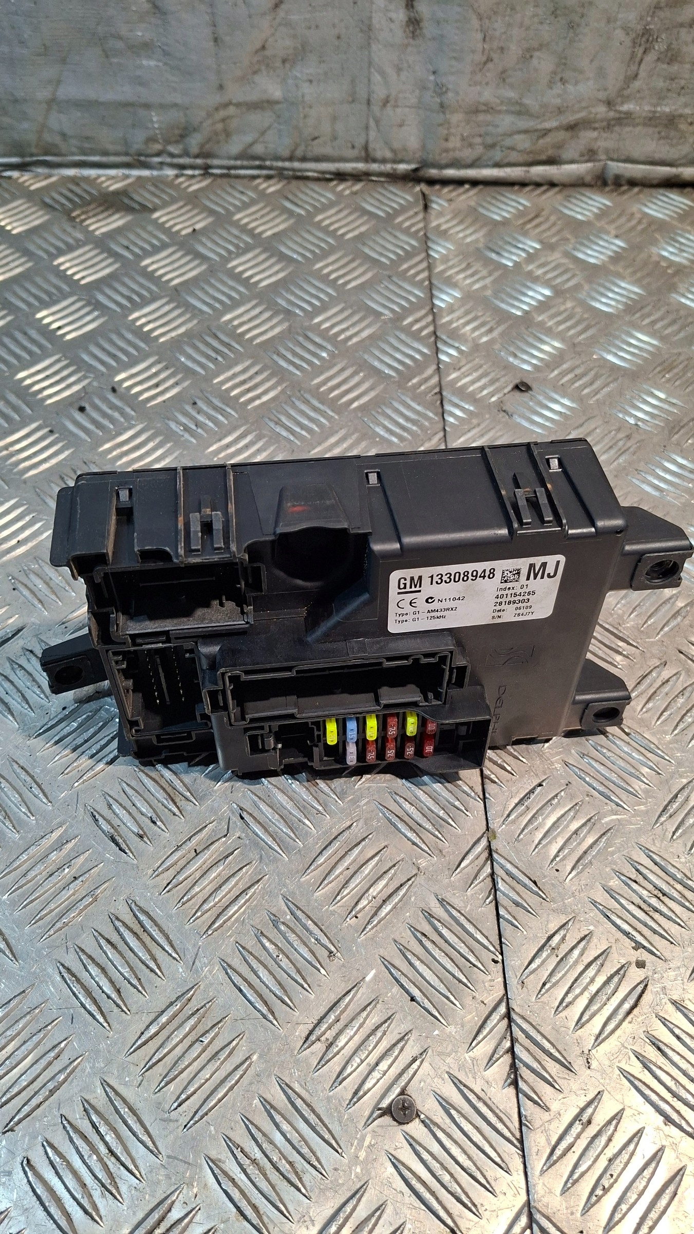 Module fusibles OPEL CORSA D 1.3CDTI