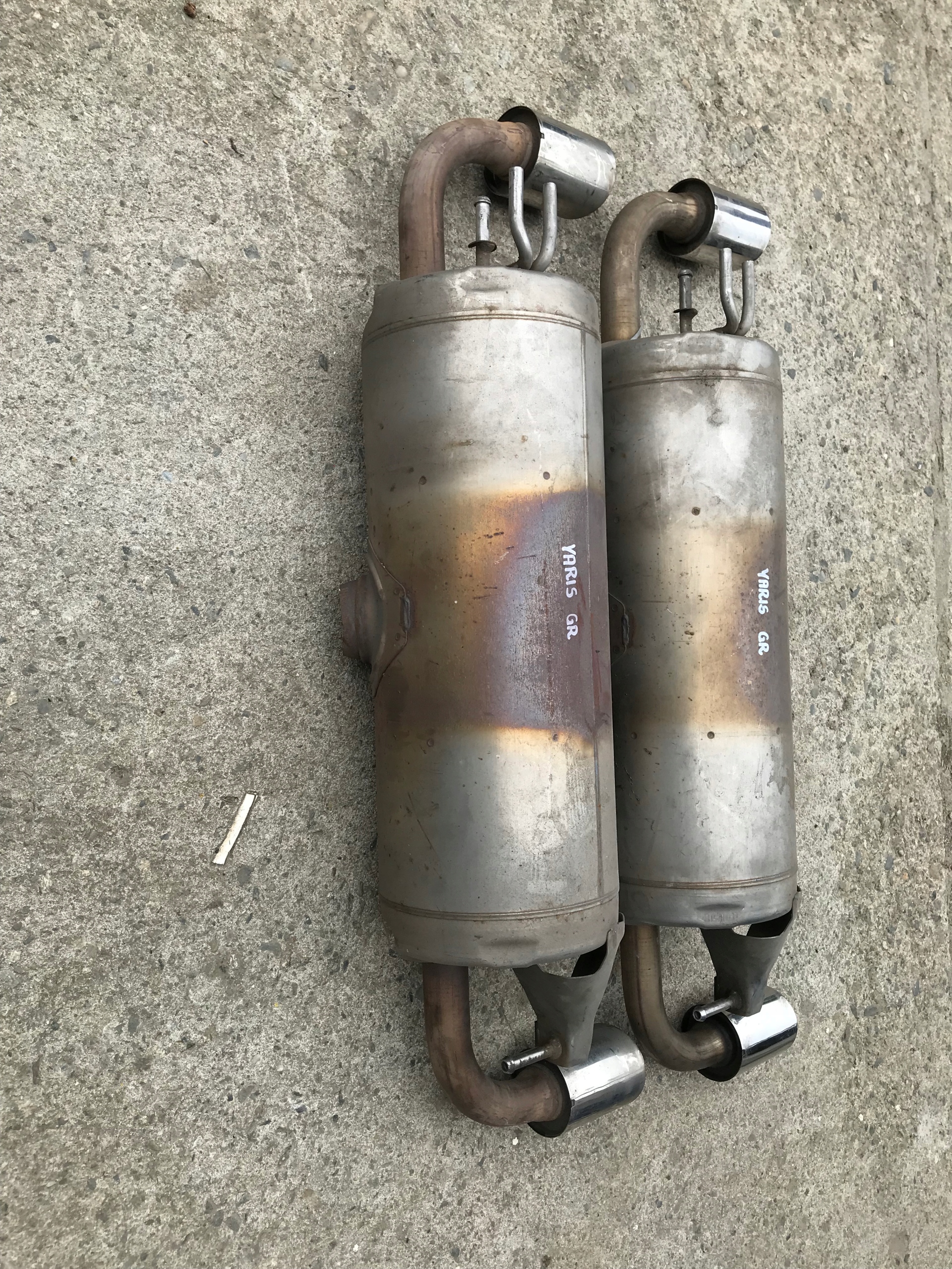 TŁUMIK TOYOTA YARIS IV GR 21-23 Strona zabudowy lewa prawa