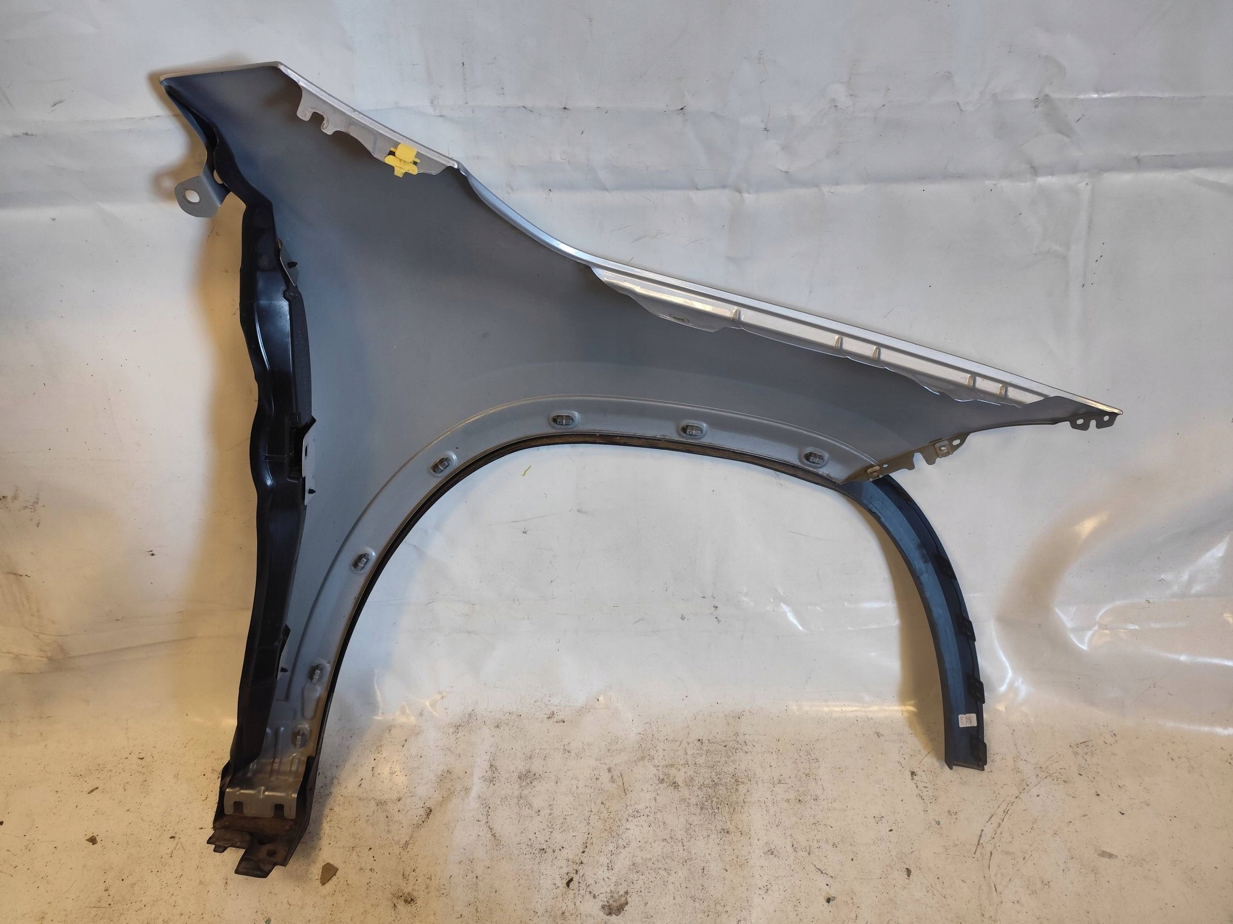 MERCEDES GLA 247 LIFT fender front left complete DEMONTAZ