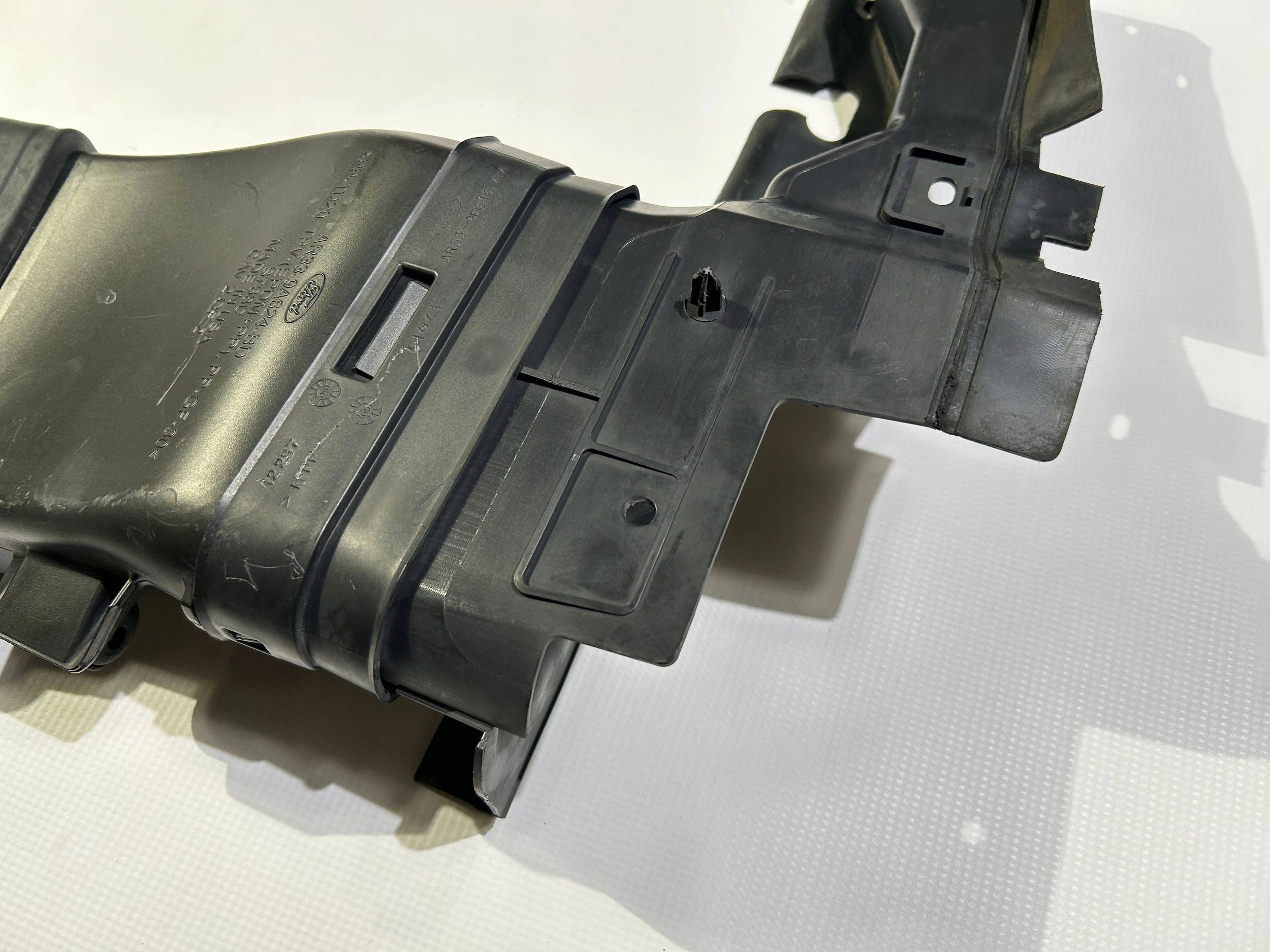 intake drain air duct air line left Ford Mustang 2010-2012