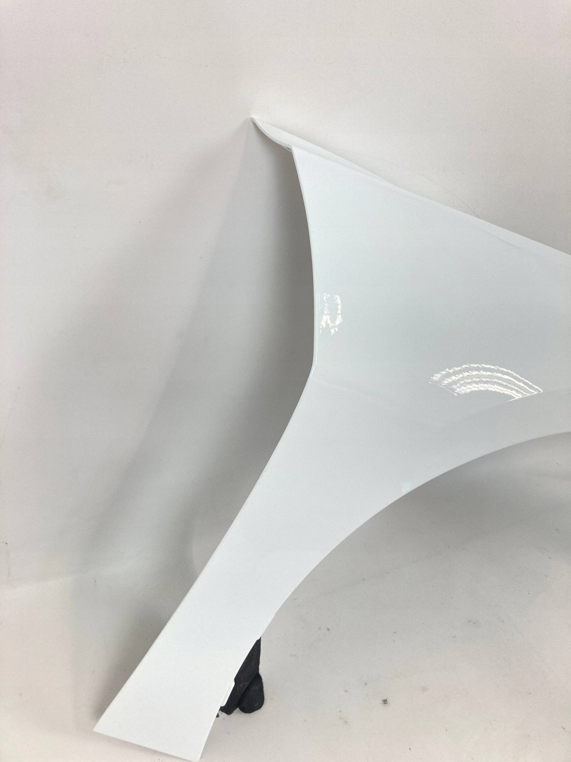Chevrolet Corvette C8 Stingray Z51 fender front right 2020-2026 OEM