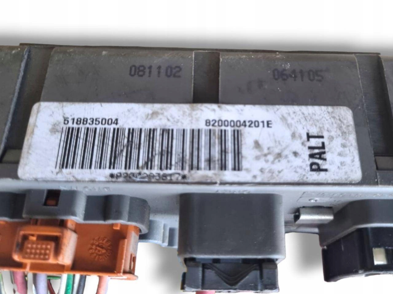 Module fusibles Renault Vel Satis 2002 8200004201E