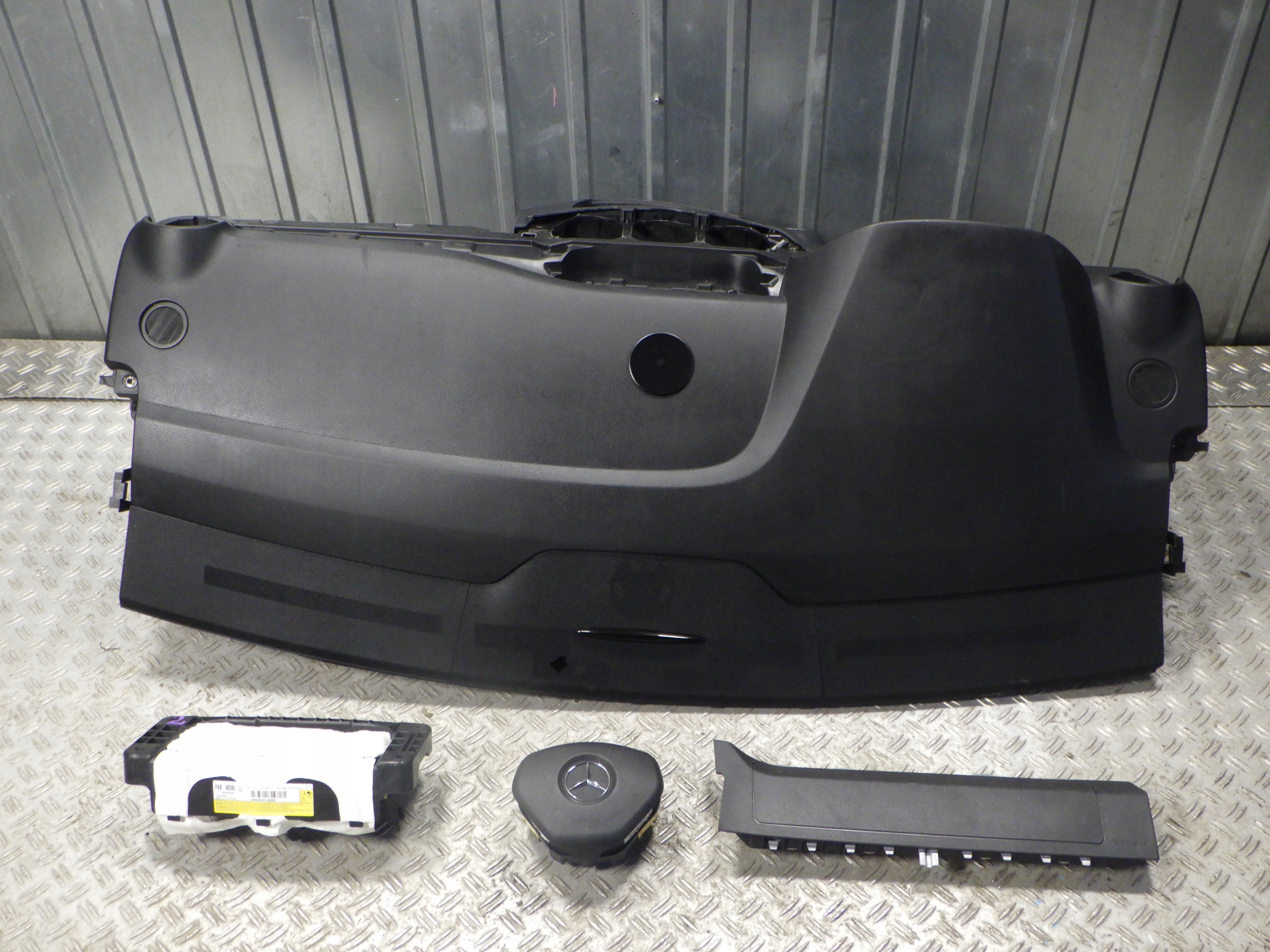 B-KLASA W246 KONSOLA DESKA AIRBAG PODUSZKI