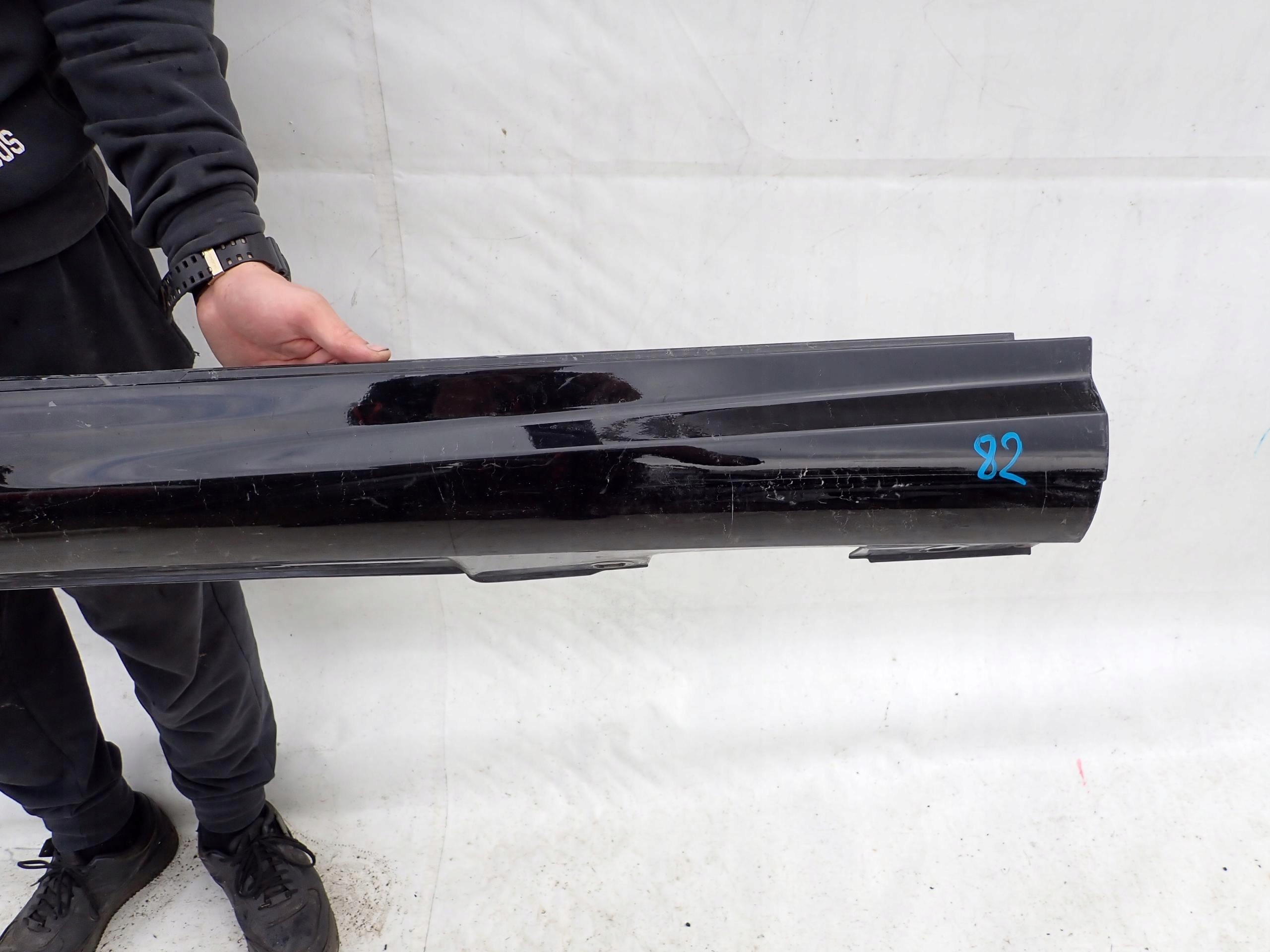 MERCEDES W204 SPORT COUPE AMG moulding threshold left