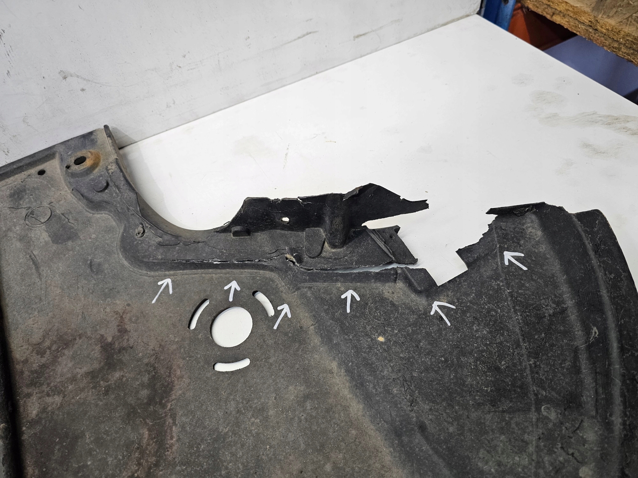 cover below engine cover AUDI A4 B6 B7 8E0863821BA