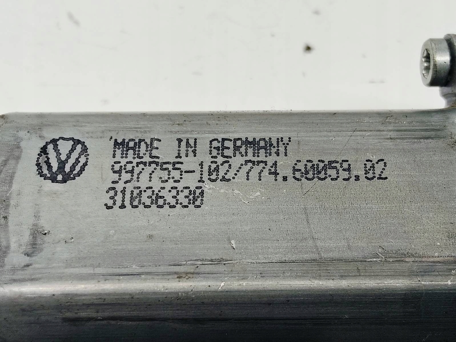 mini motor windows right rear part Vw Passat B6 2.0 TDI 1K0959701F
