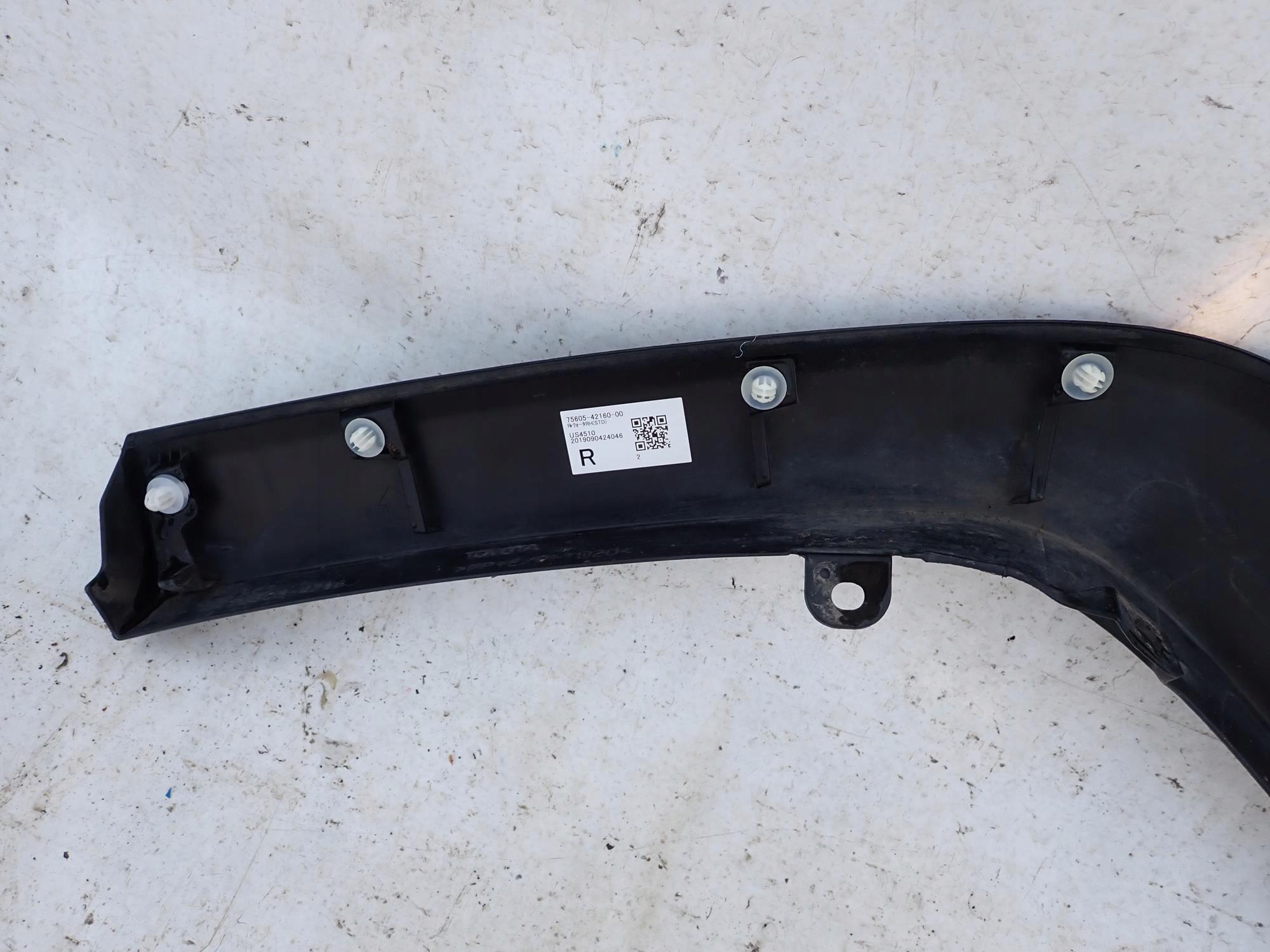 TOYOTA RAV4 V 5 19-> moulding cap right rear part