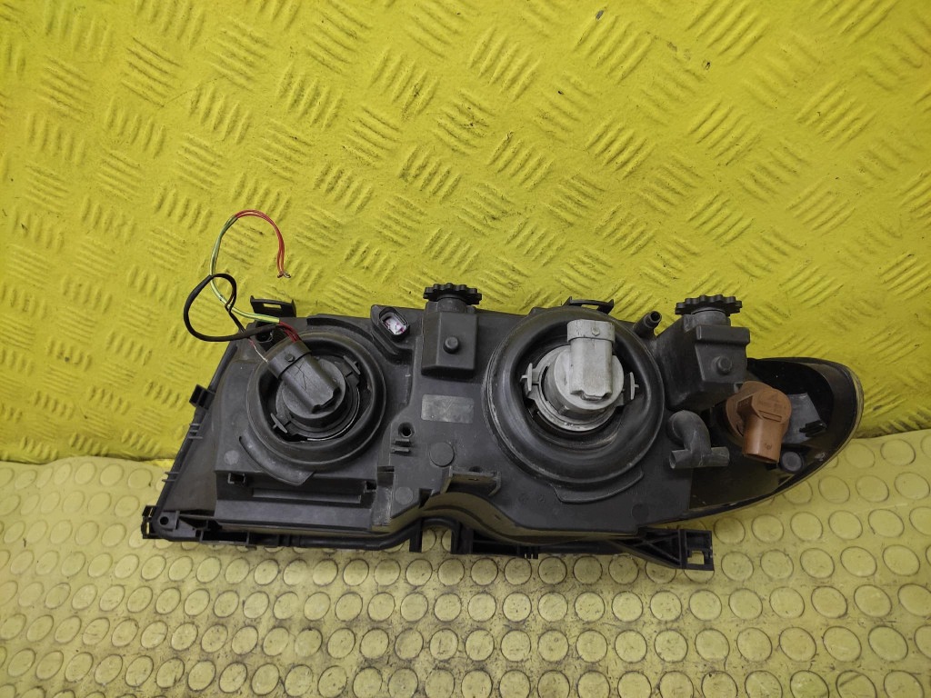 BMW E46 REFLEKTOR light right front 63126910956