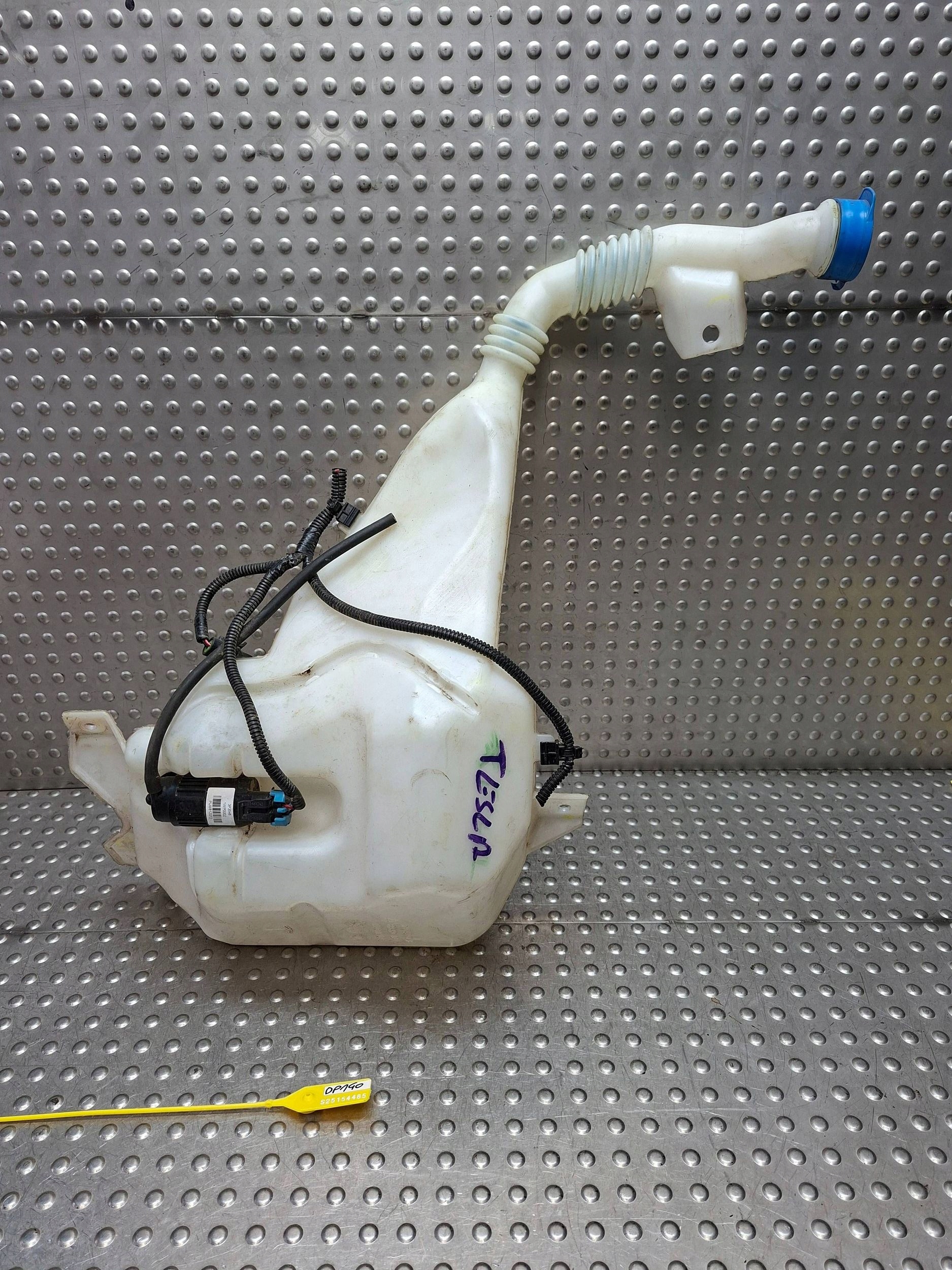 washer fluid tank TESLA MODEL S LIFT 16-19 1005400-00-B