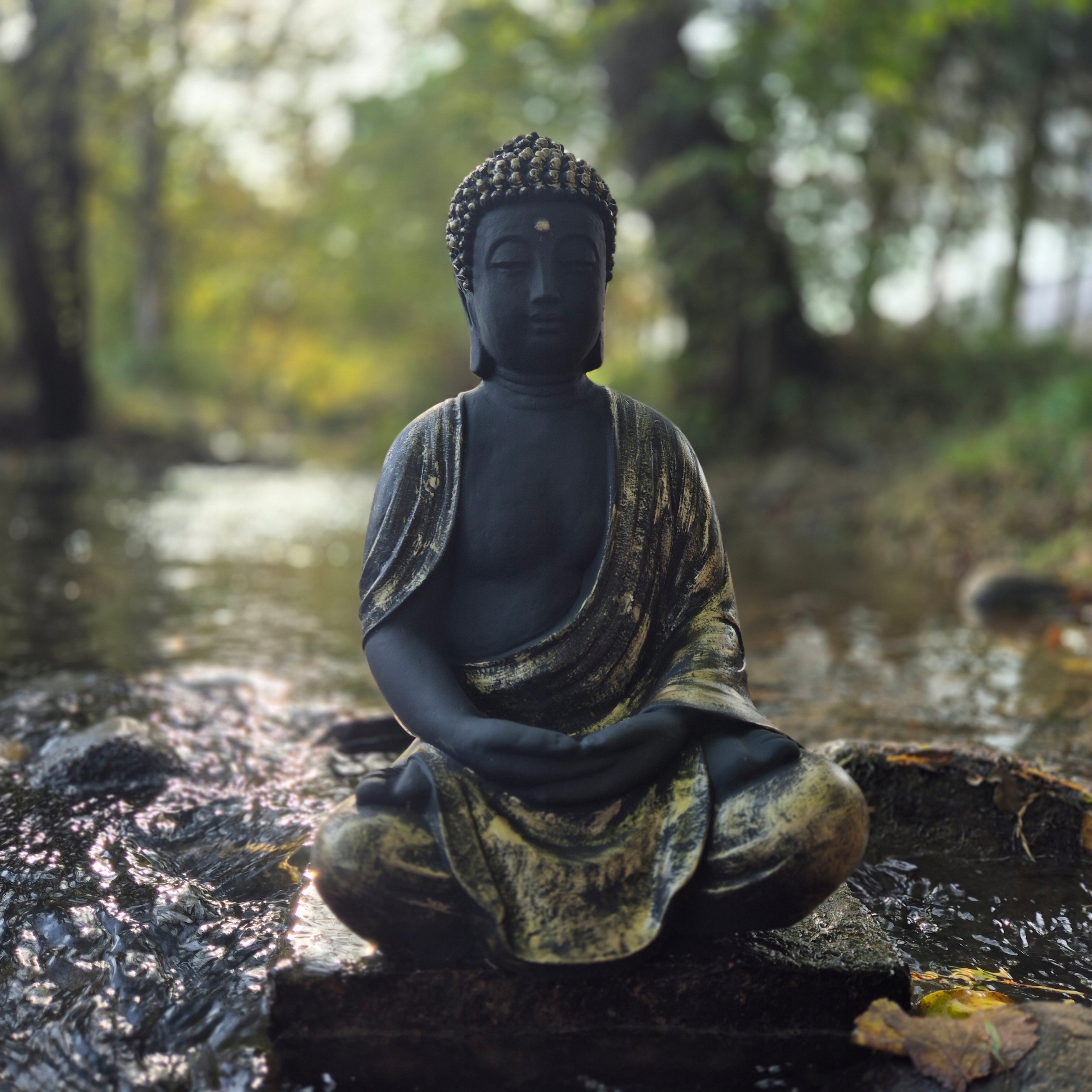 Betonová zahradní meditační figurka Buddha zlatá 38 Cm, 12 kg, dekorace z betonu