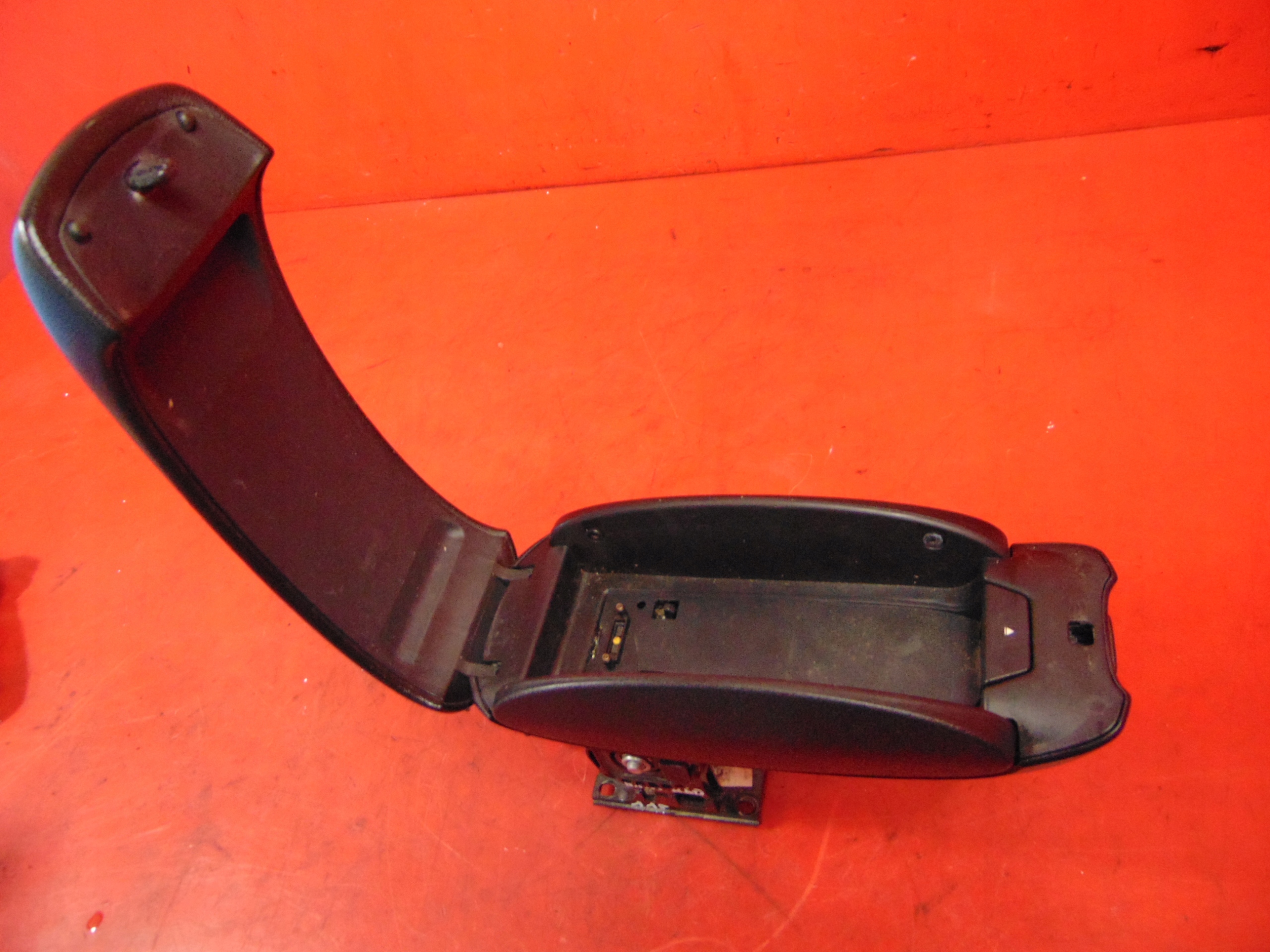 MINI Countryman R60 R61 armrest central
