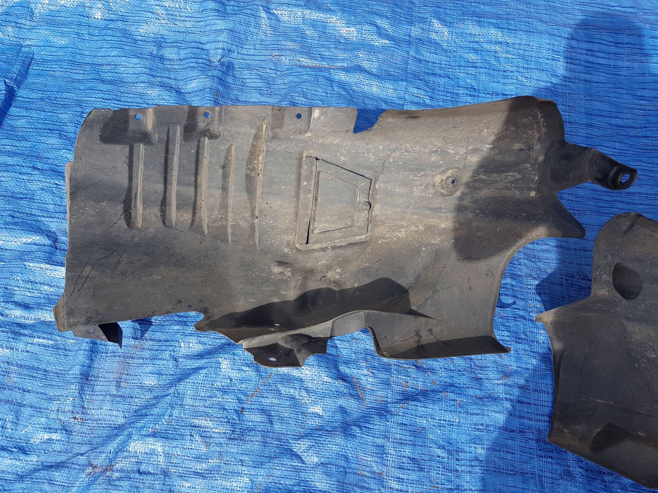 complete mudguard left front MERCEDES W207 2076901830 2076901330