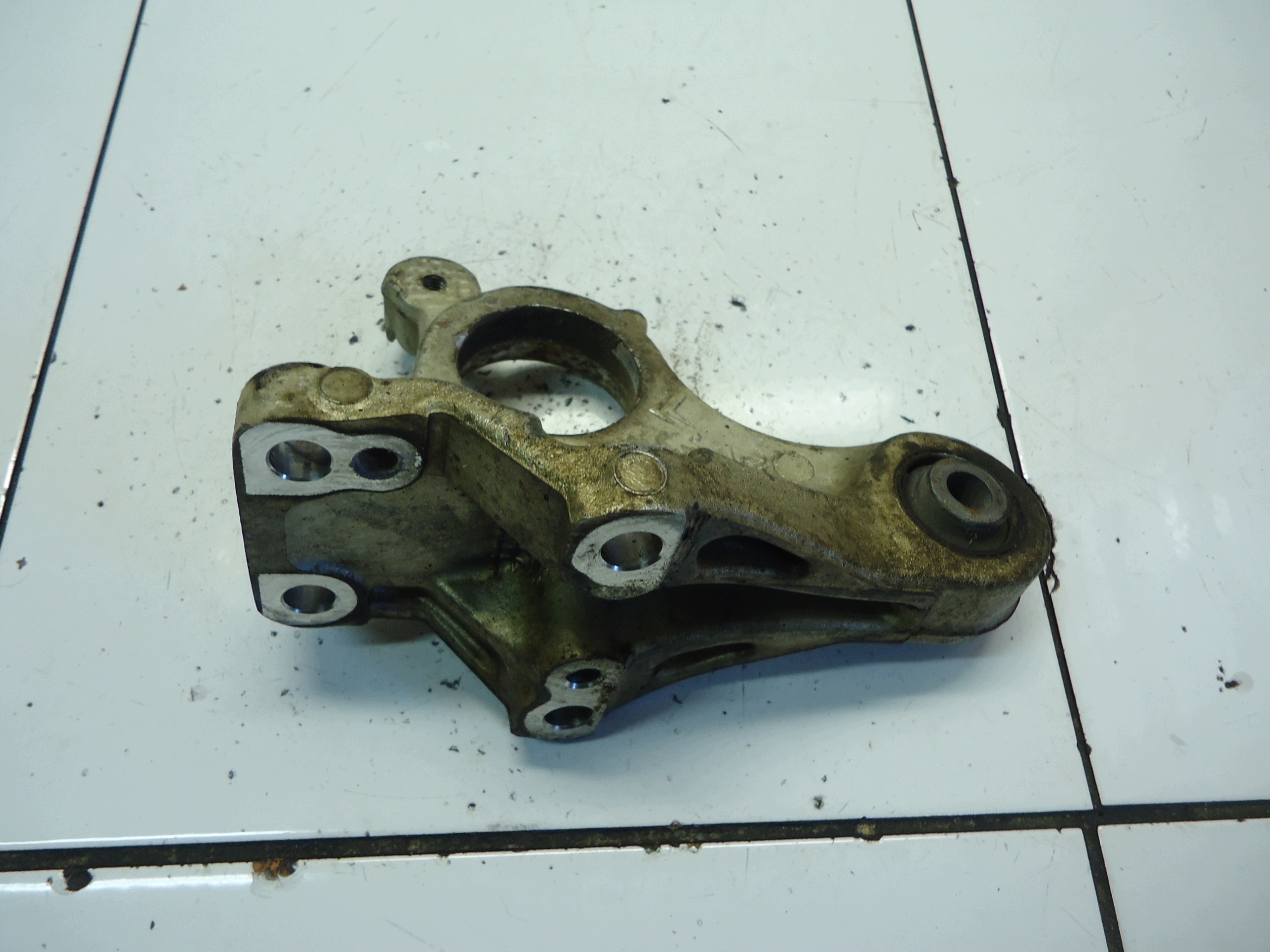 CITROEN C4 PEUGEOT 508 1.6 E-HDI Support Support Demi axe 9685332480