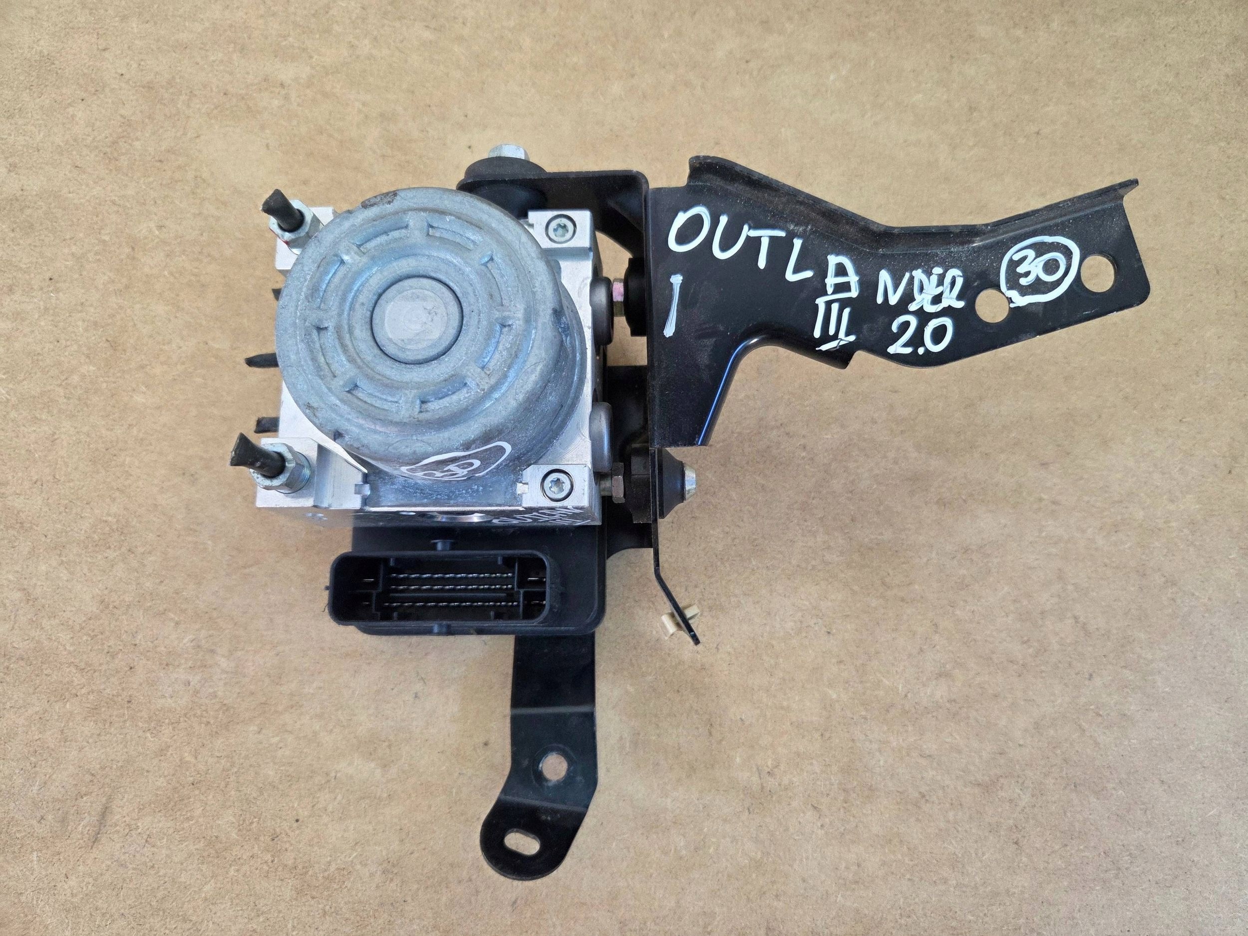 Mitsubishi Outlander III pompa ABS 28515896003 (30)