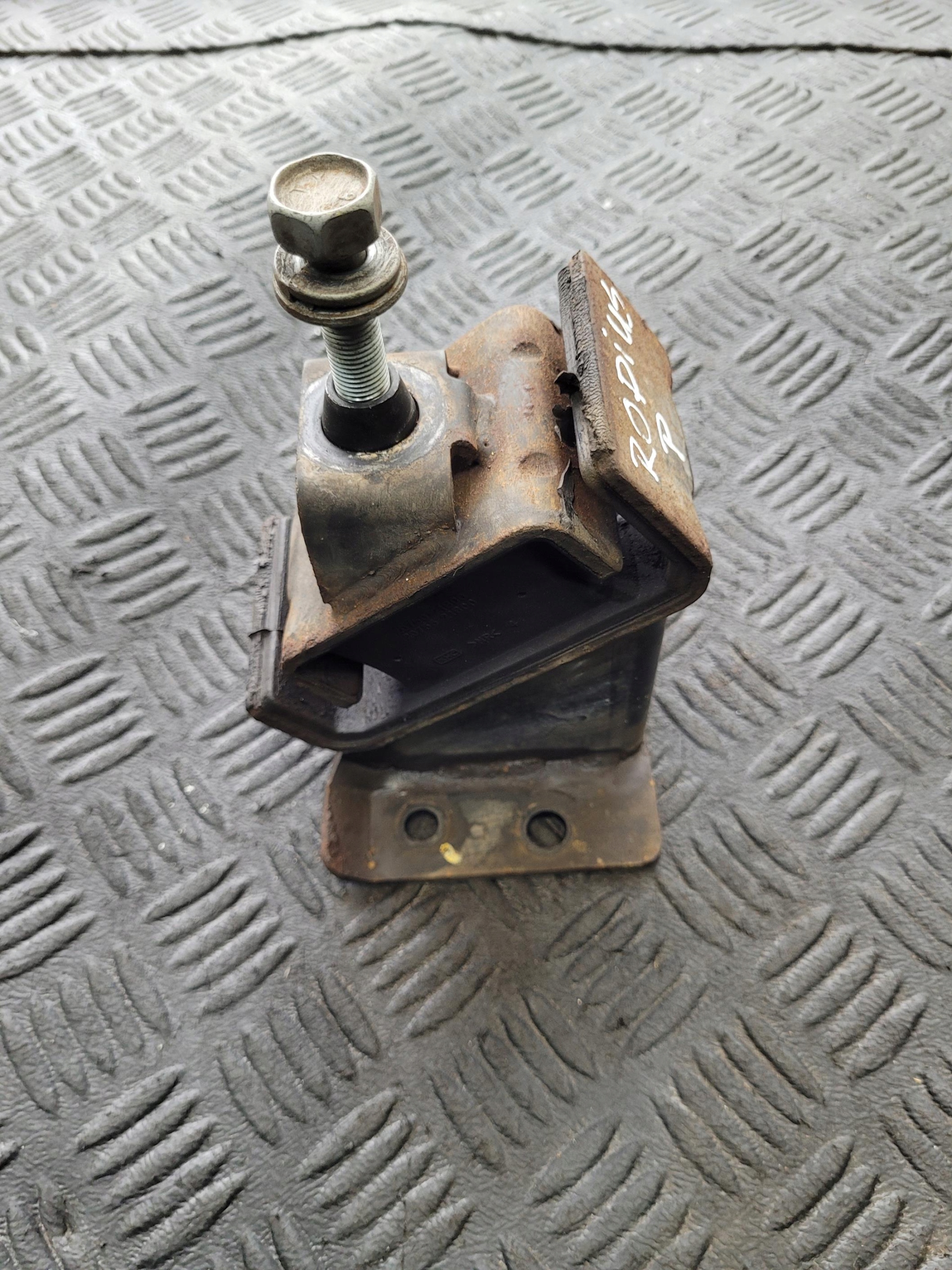 engine mount right 20750-21B00 SSANGYONG RODIUS II 2.2 D XDI