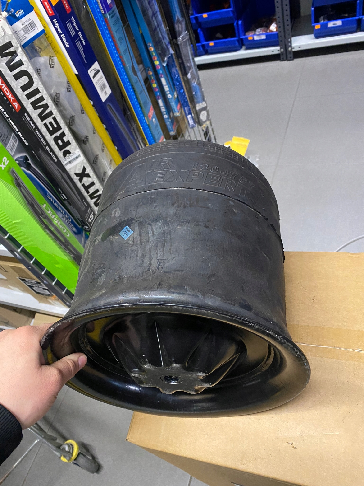 03-01-ME-193HT - ПОДУШКА 4757 NP29 MB ACTROS / ATEGO