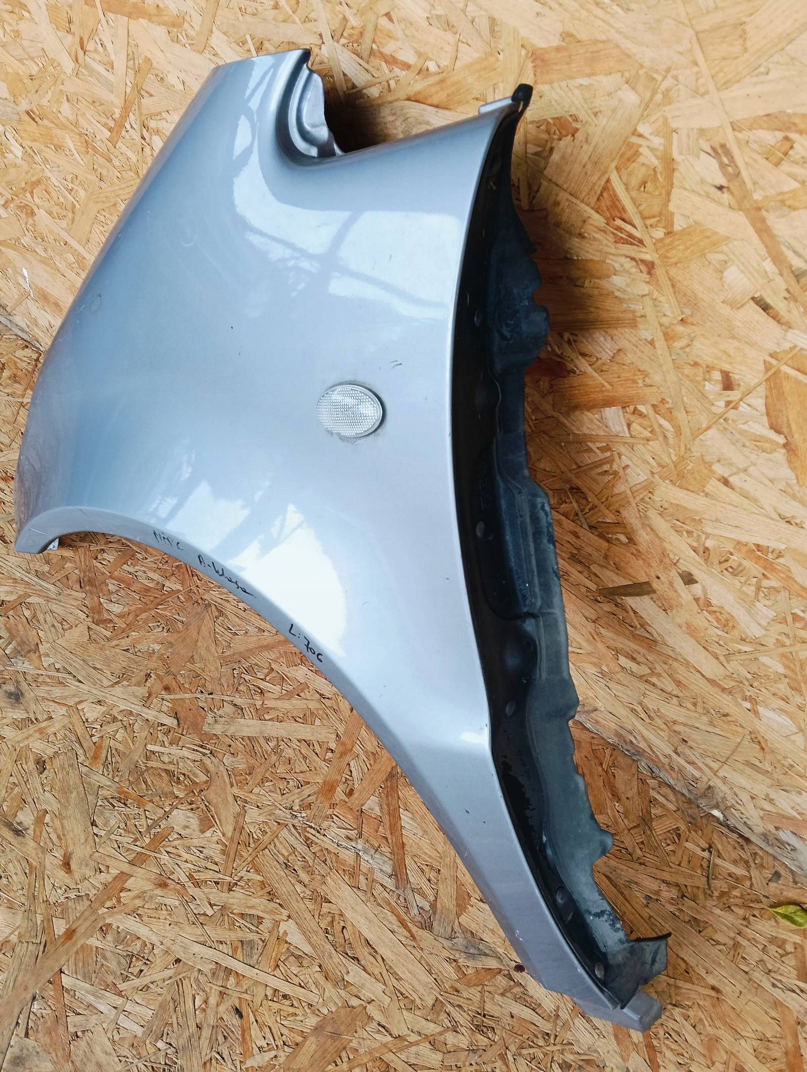 fender left front Mercedes A 170 00r 1686870107 Lak 706