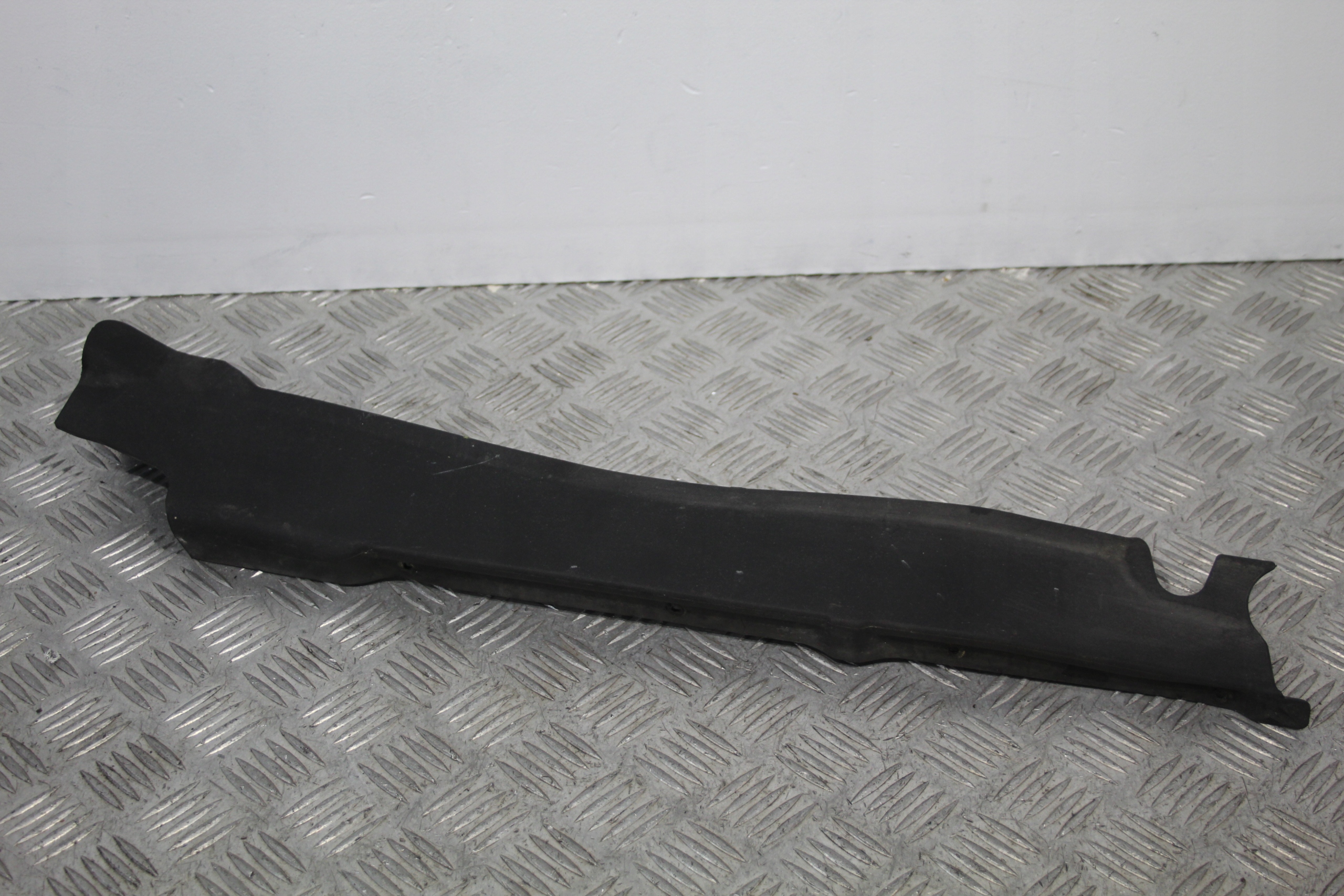 joint couverture aile gauche SUBARU LEGACY V 5