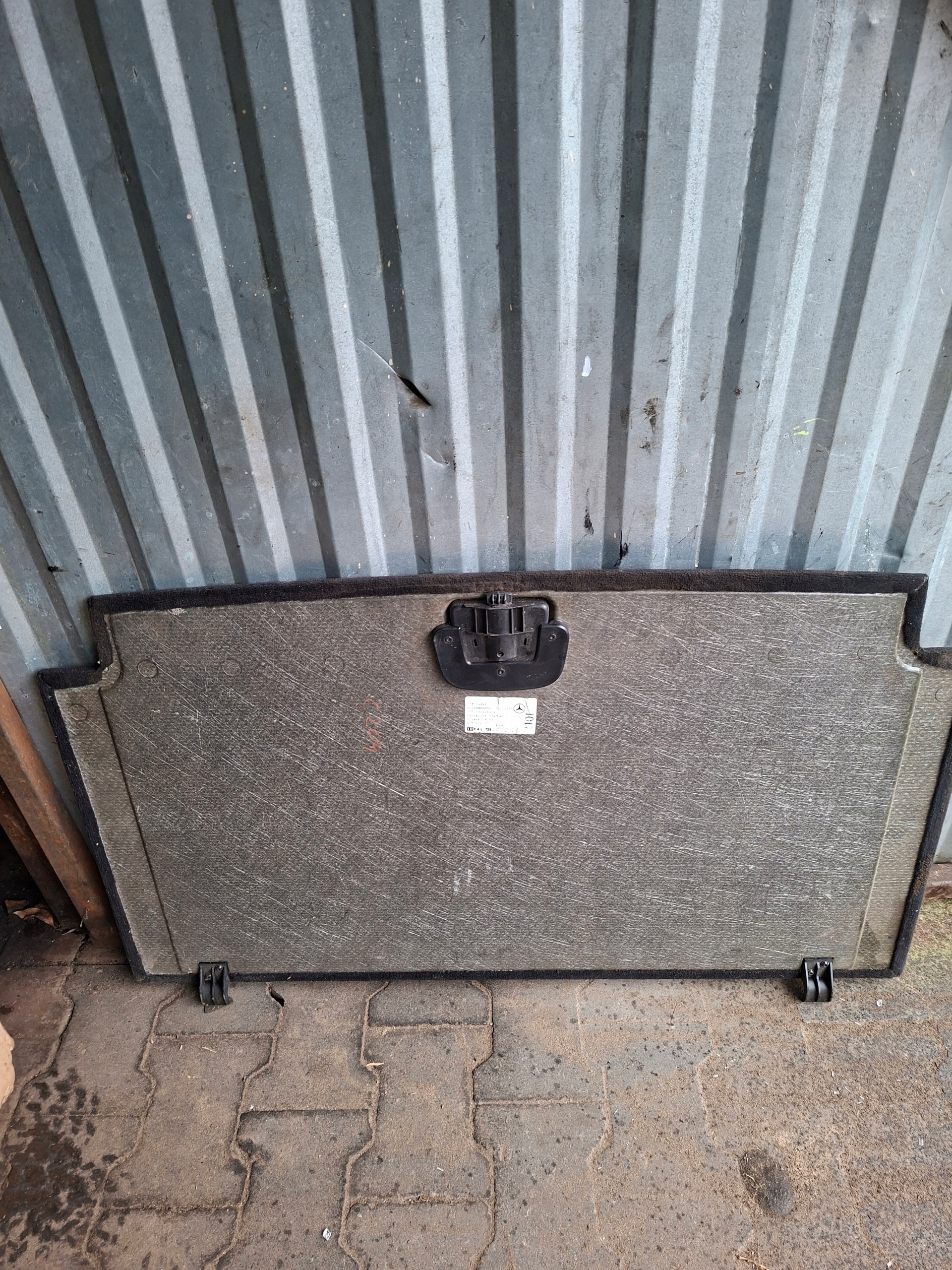 mats boot MERCEDES W204 KOMBI A2046800002