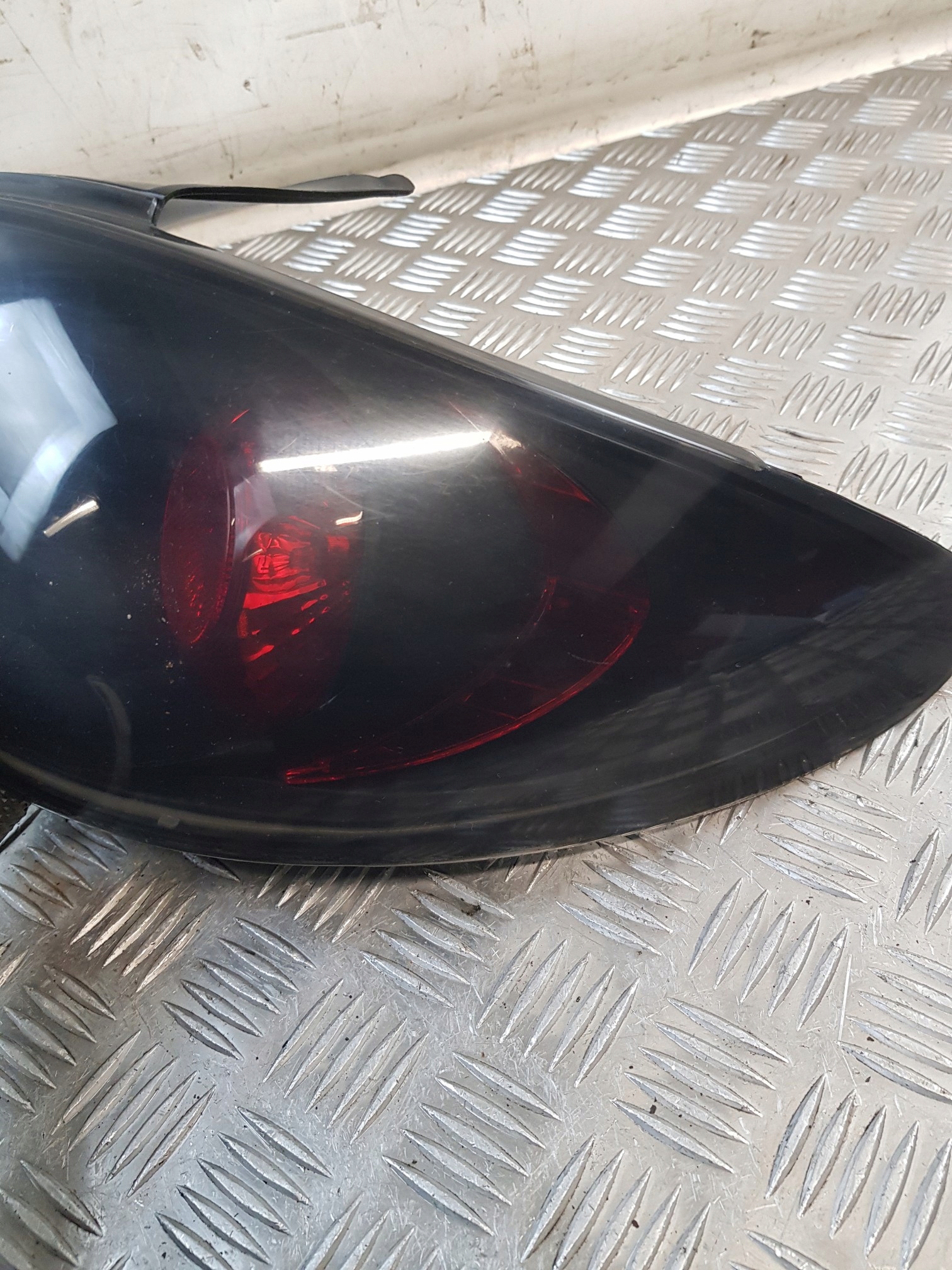 light right rear part PEUGEOT 206 04R