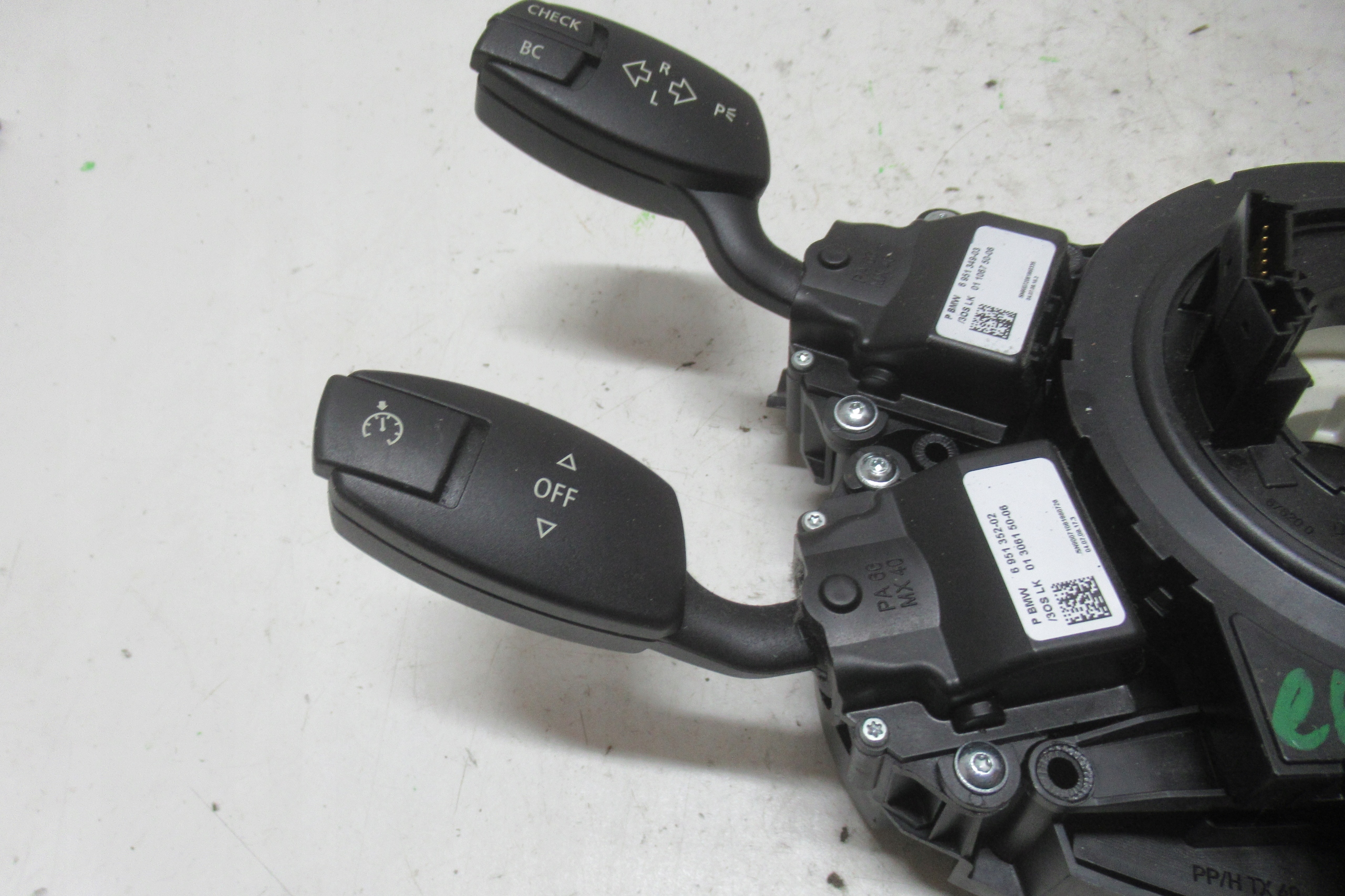 BMW E60 LCI 08R steering wheel levers and controls ring 9170208