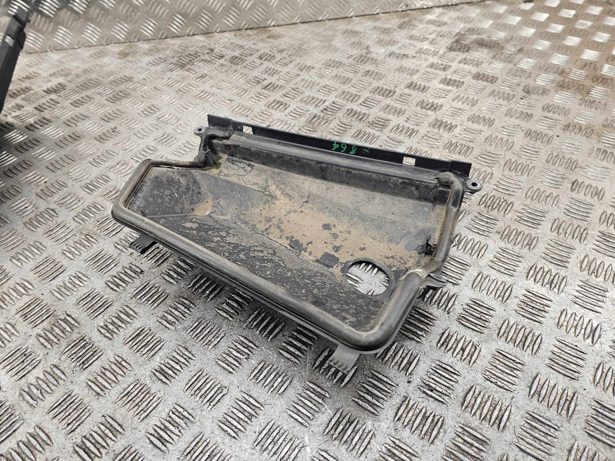 RENAULT TRAFIC III 3 torpedo right front 668620201R