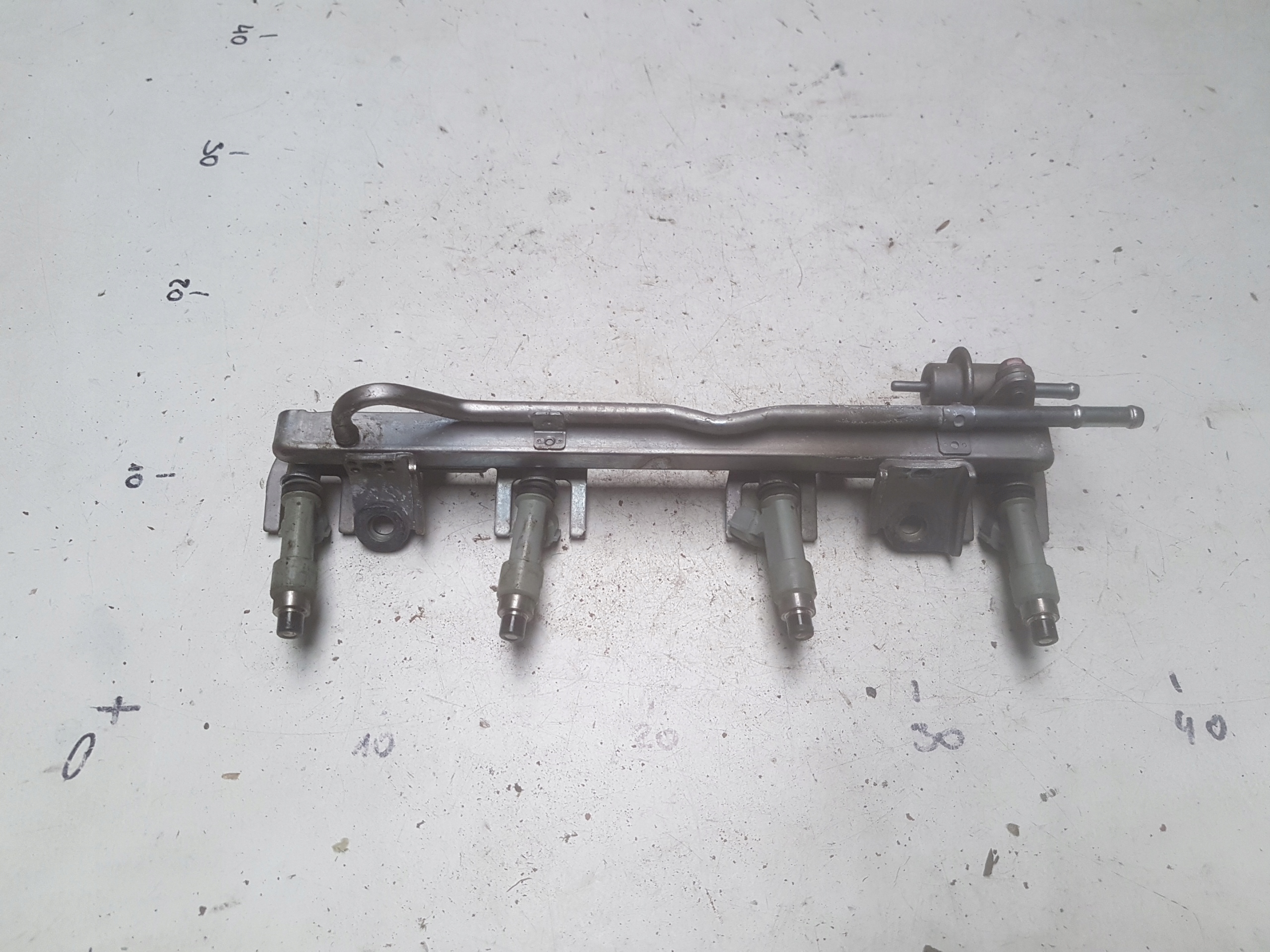 GRAND VITARA 2 II 05-08r 1.6 B LISTWA WTRYSKOWA