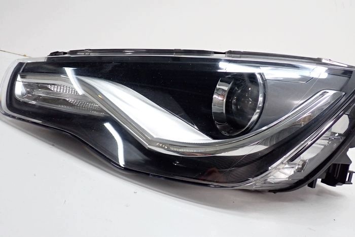 AUDI A1 XENON LED 10-14 reflektor left light left 8X0941005