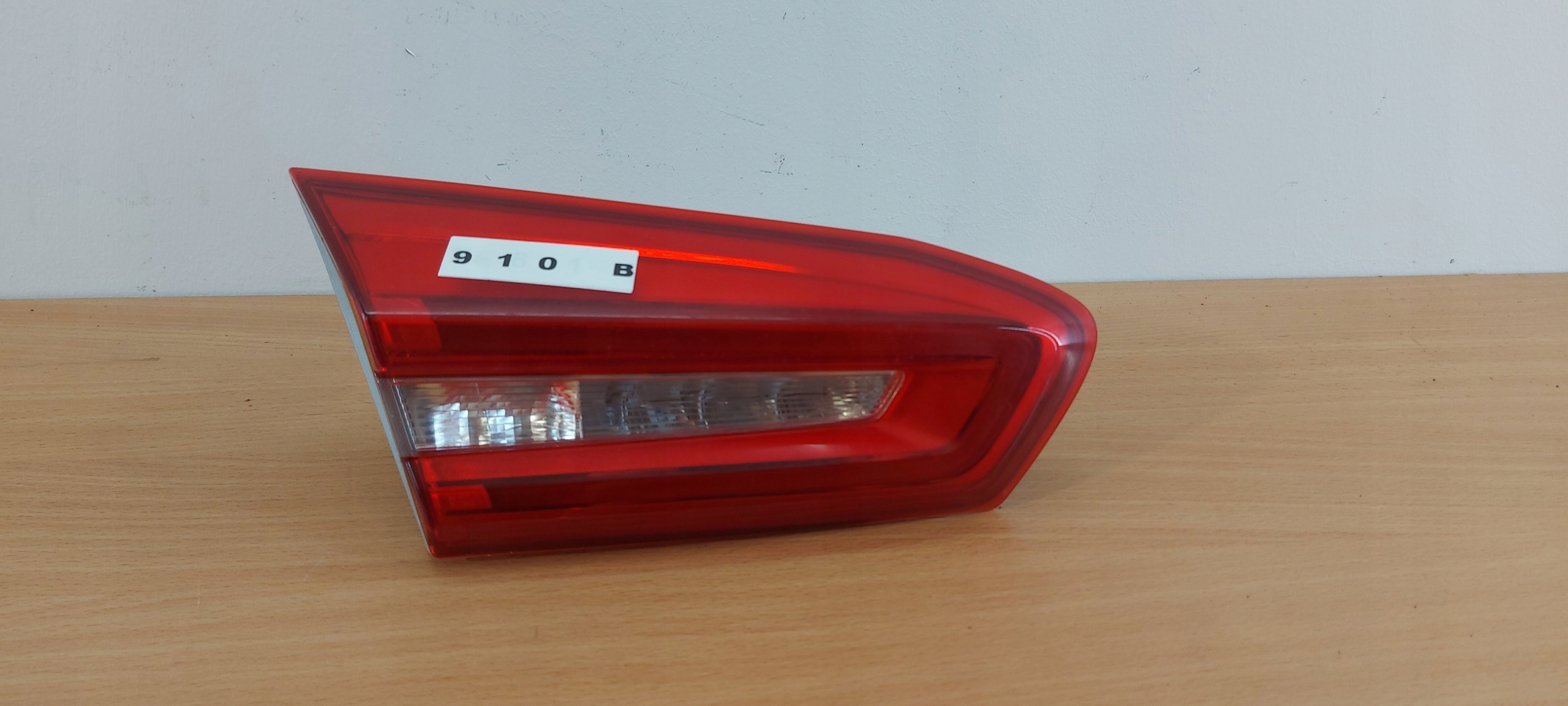 FORD FOCUS MK4 IV HB left light rear part W fender LED