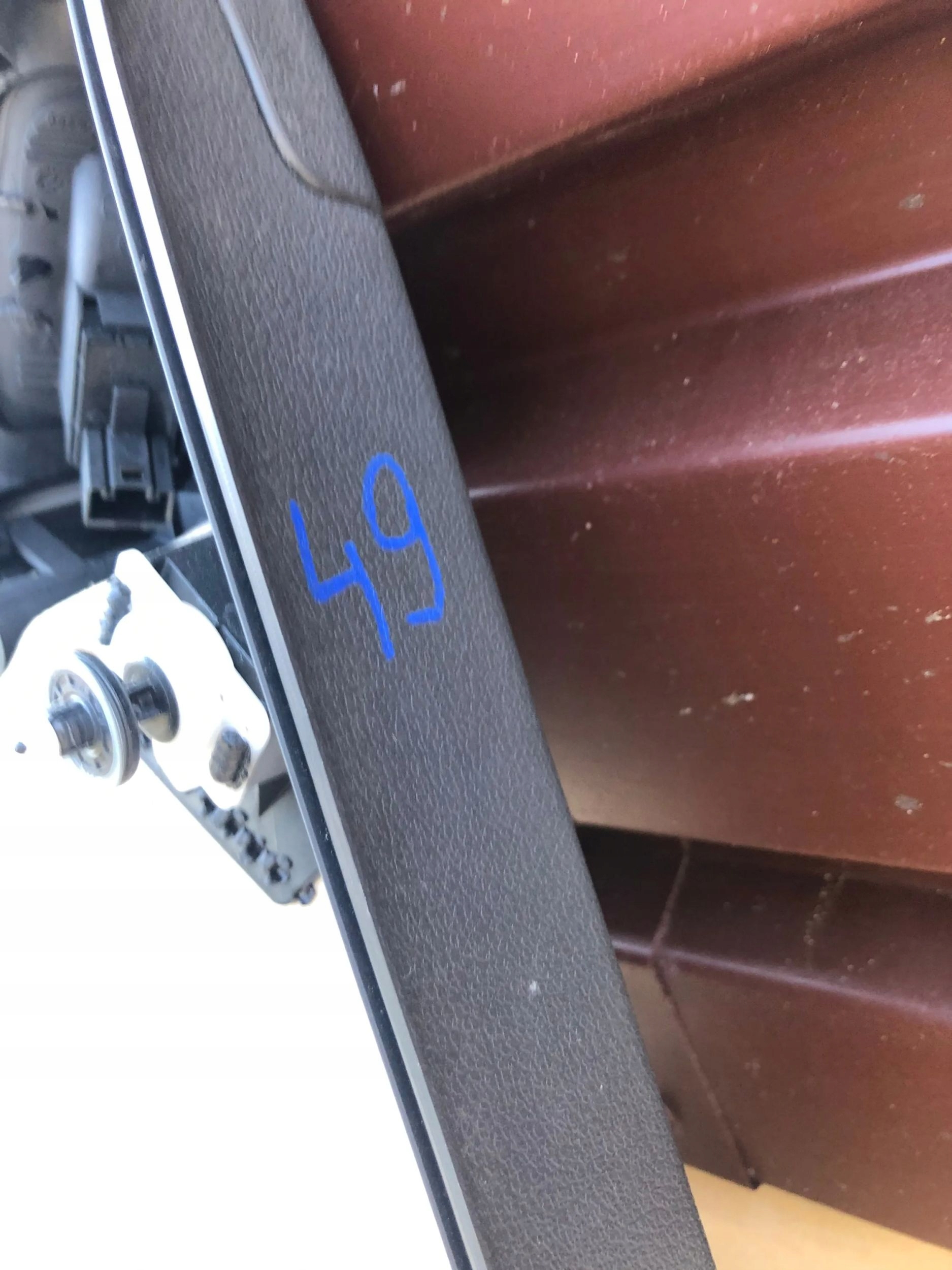 TIGUAN LIFT side upholstery right rear part 0049