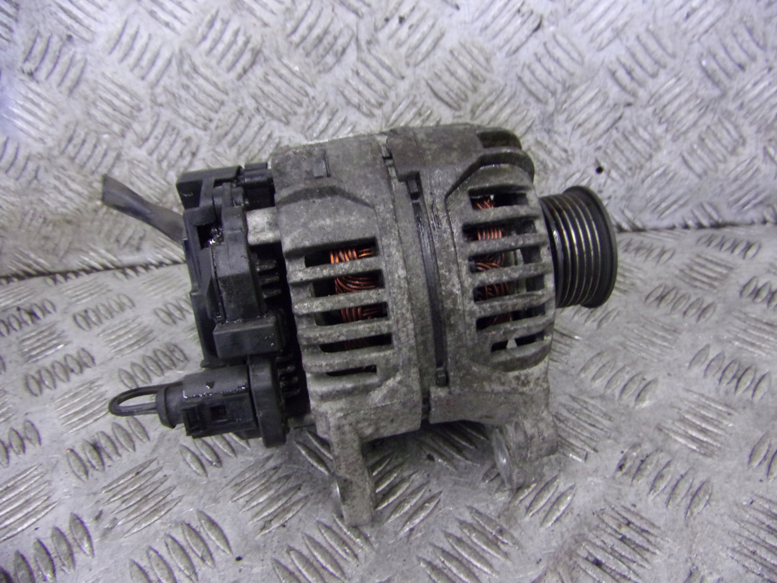 ALTERNATOR VOLKSWAGEN GOLF 4 BOSCH