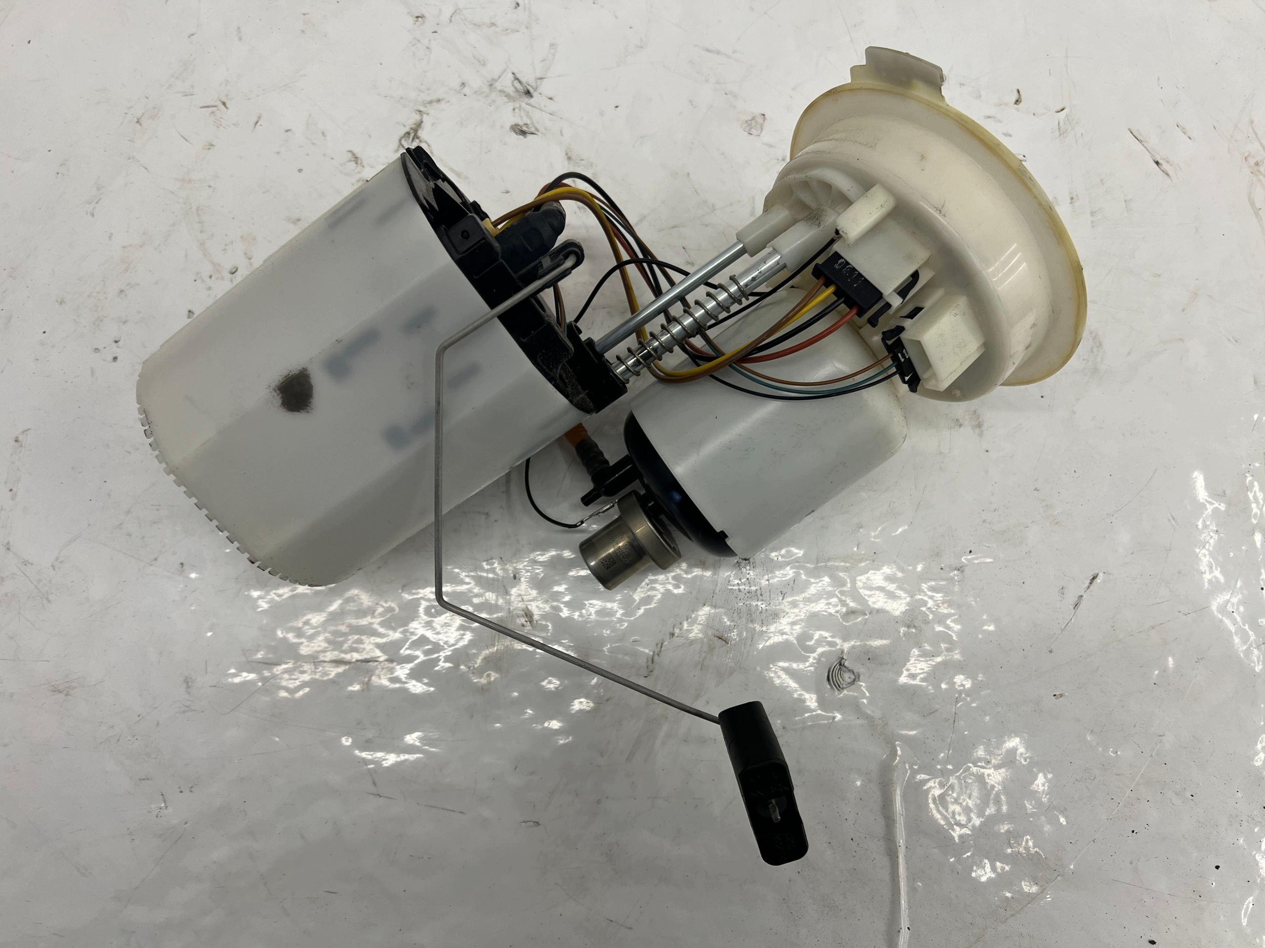 feed pump tanks Audi A6 C7 2.8 TFSI 4G0919051