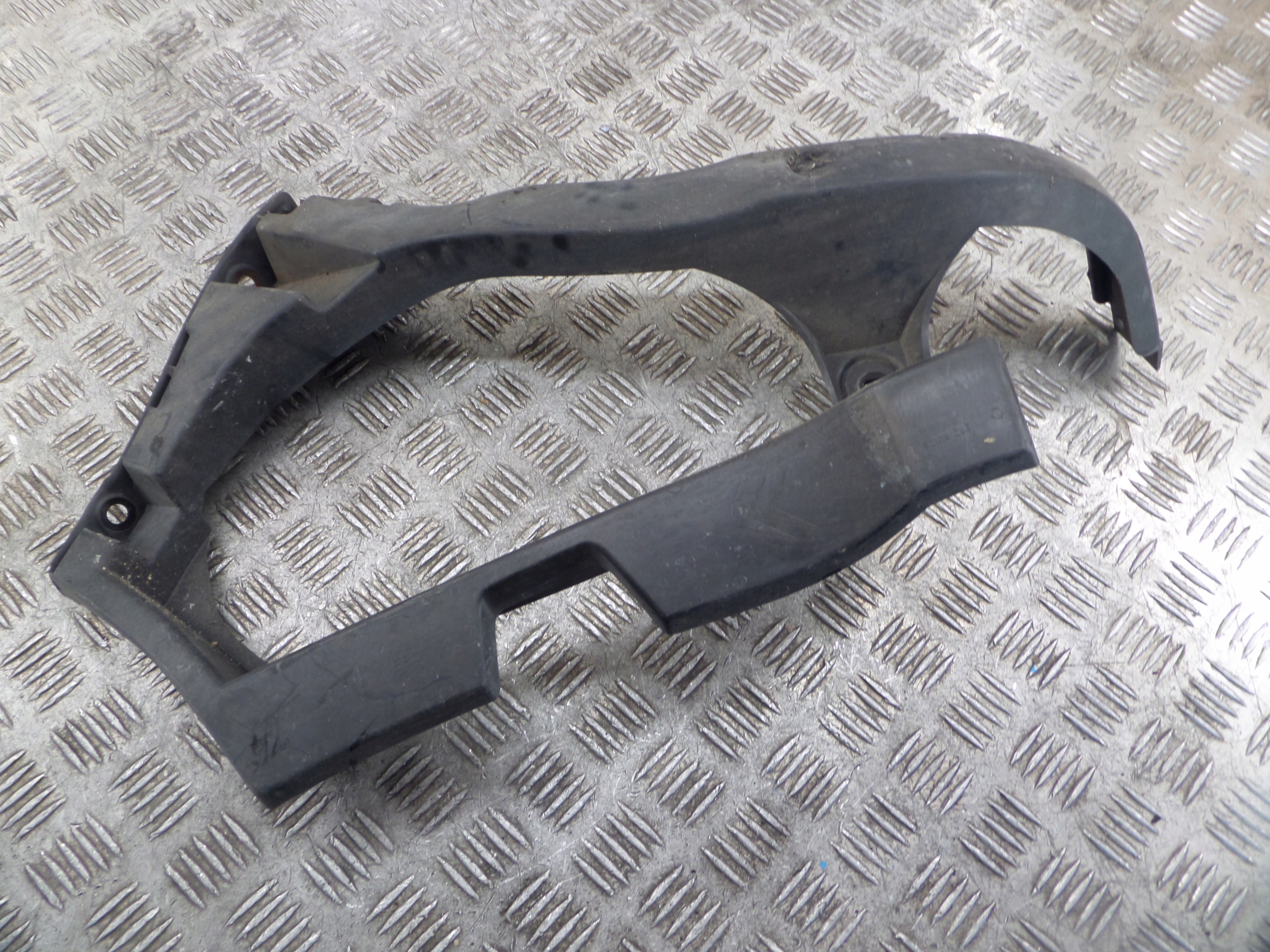 bumper bracket right rear part DS5 9687582880 original !
