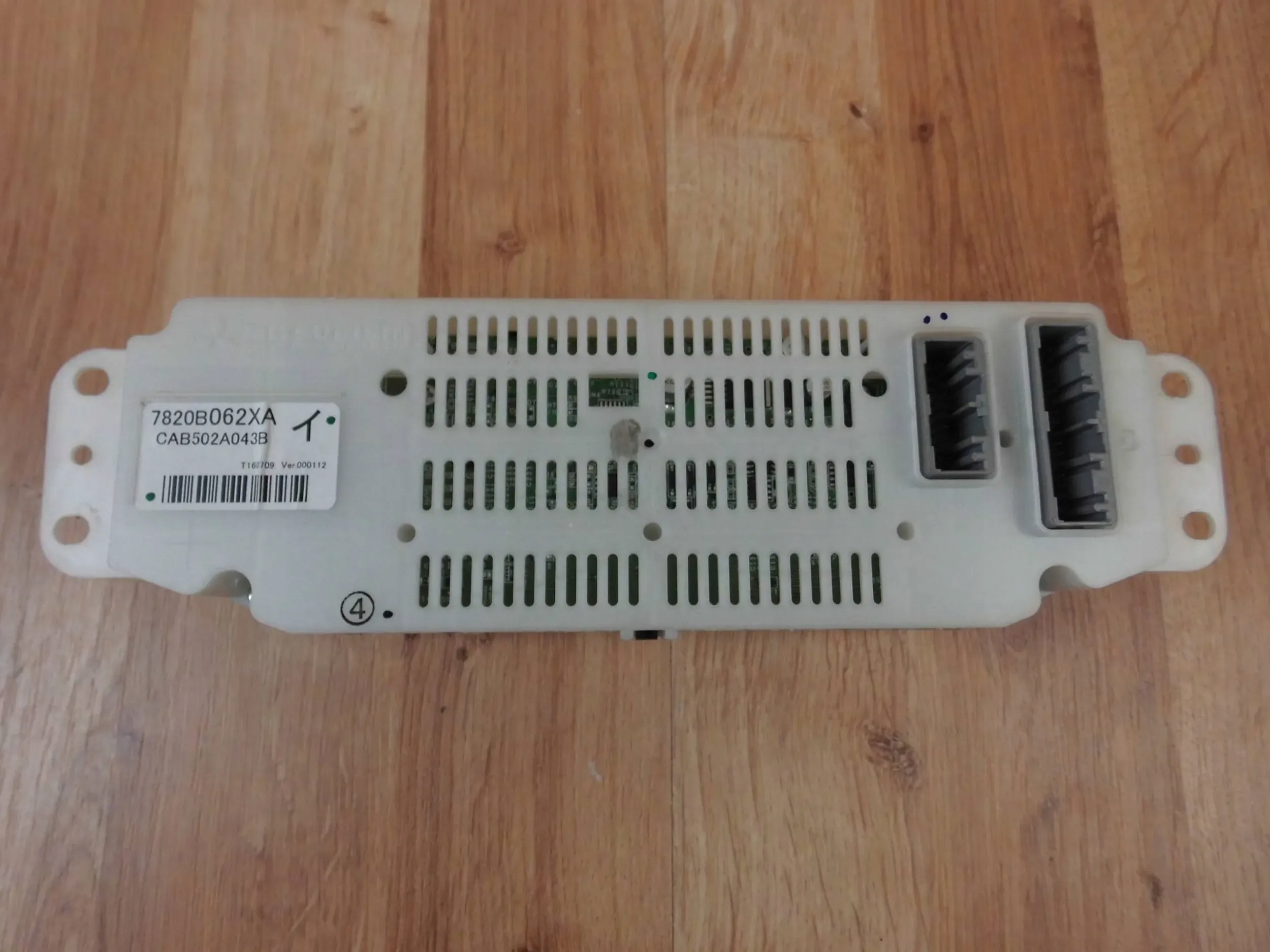 Mitsubishi Outlander III PHEV vezérlö panel a klímának 7820B062