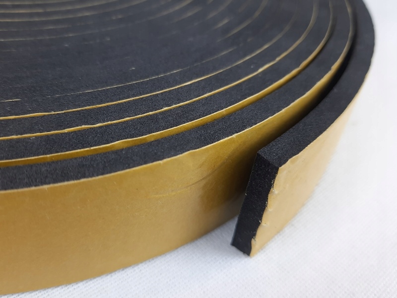 Uszczelka samoprzylepna z mikrogumy PROFIL EPDM 30x5 mm -1mb