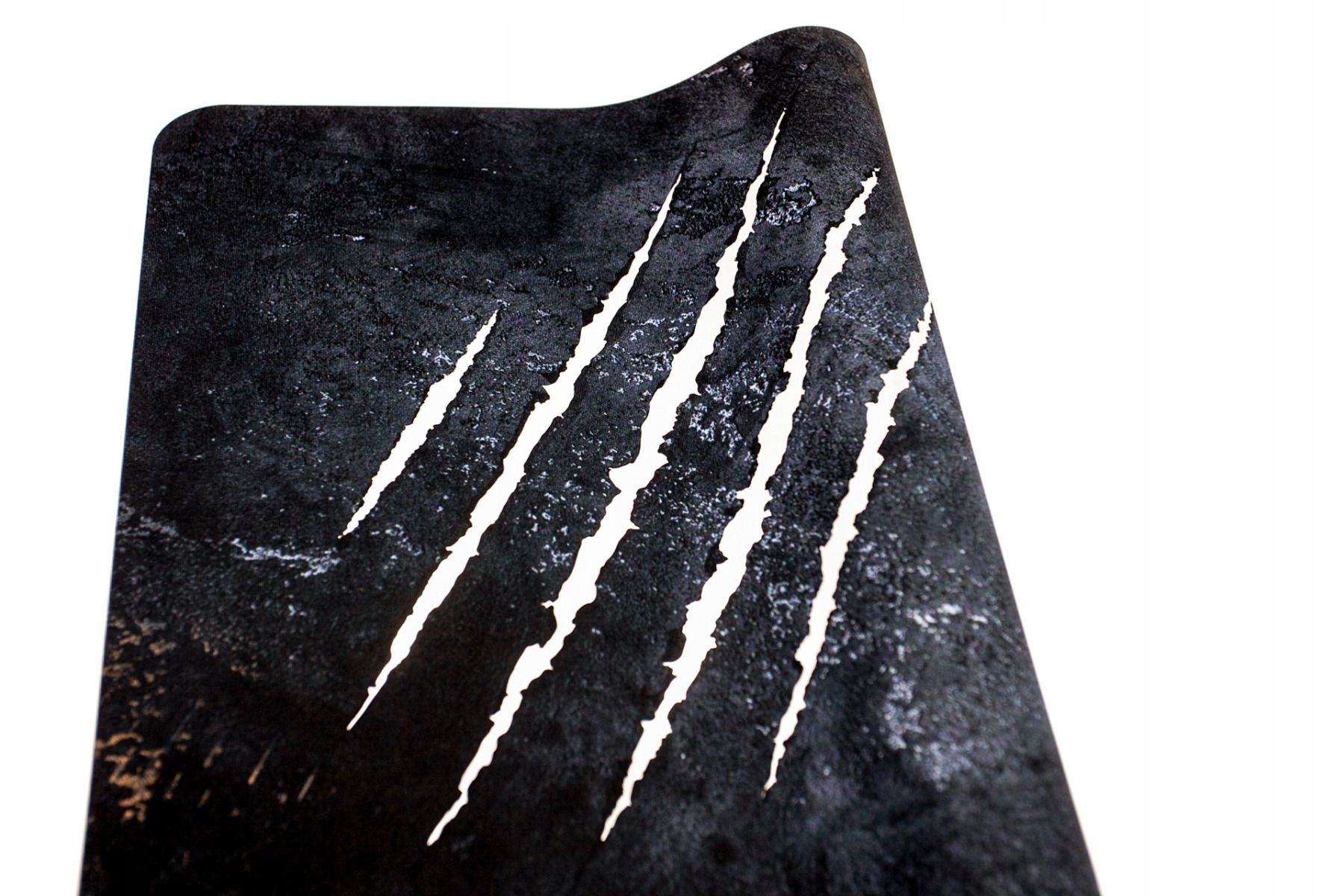 Prémiová Podložka Pod Myš Vlkodlak Stříbrné Lemování 61X35 CM Rpg