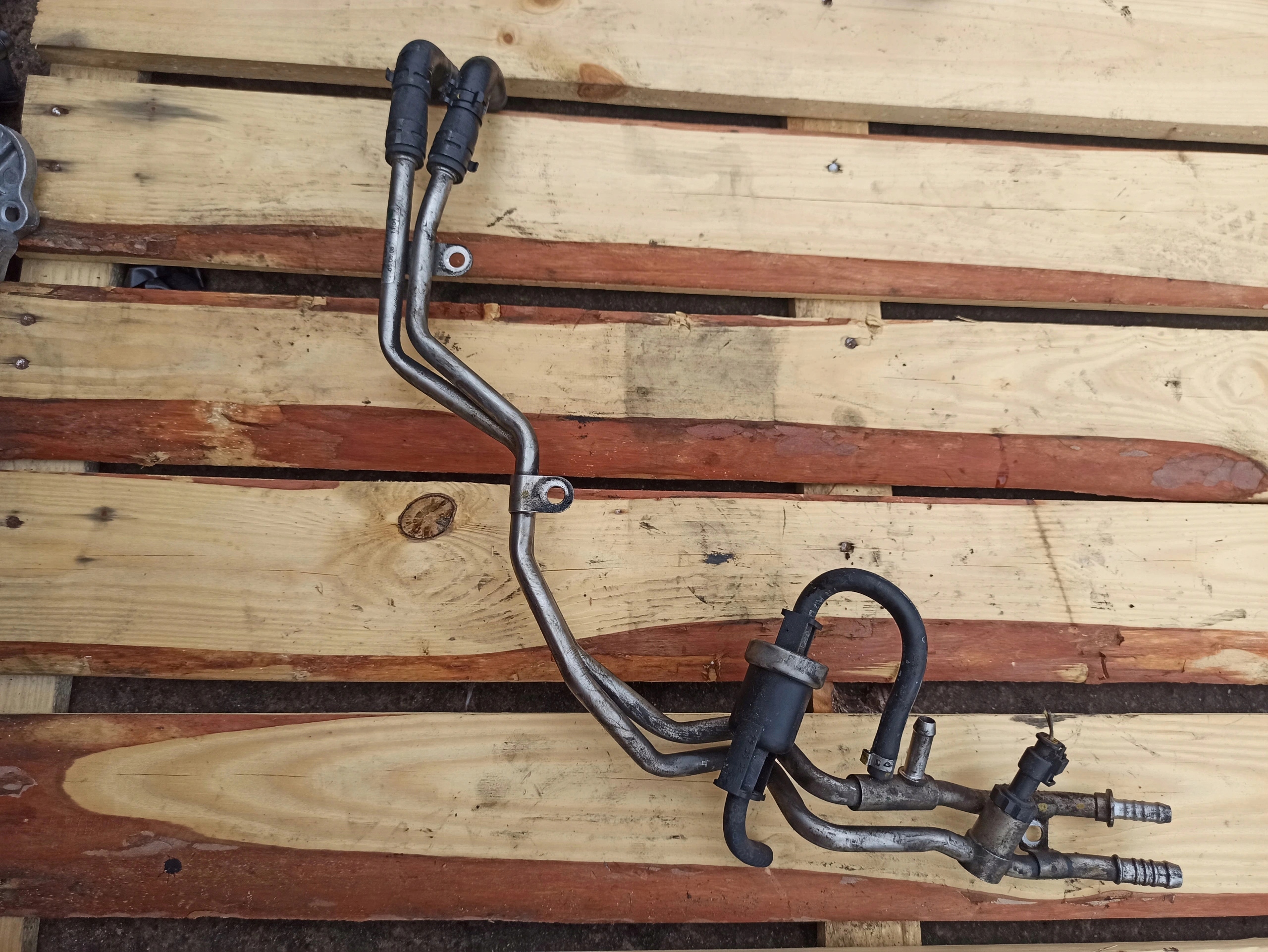 AUDI A4 B8 2.0 D FUEL HOSE 03L201360E