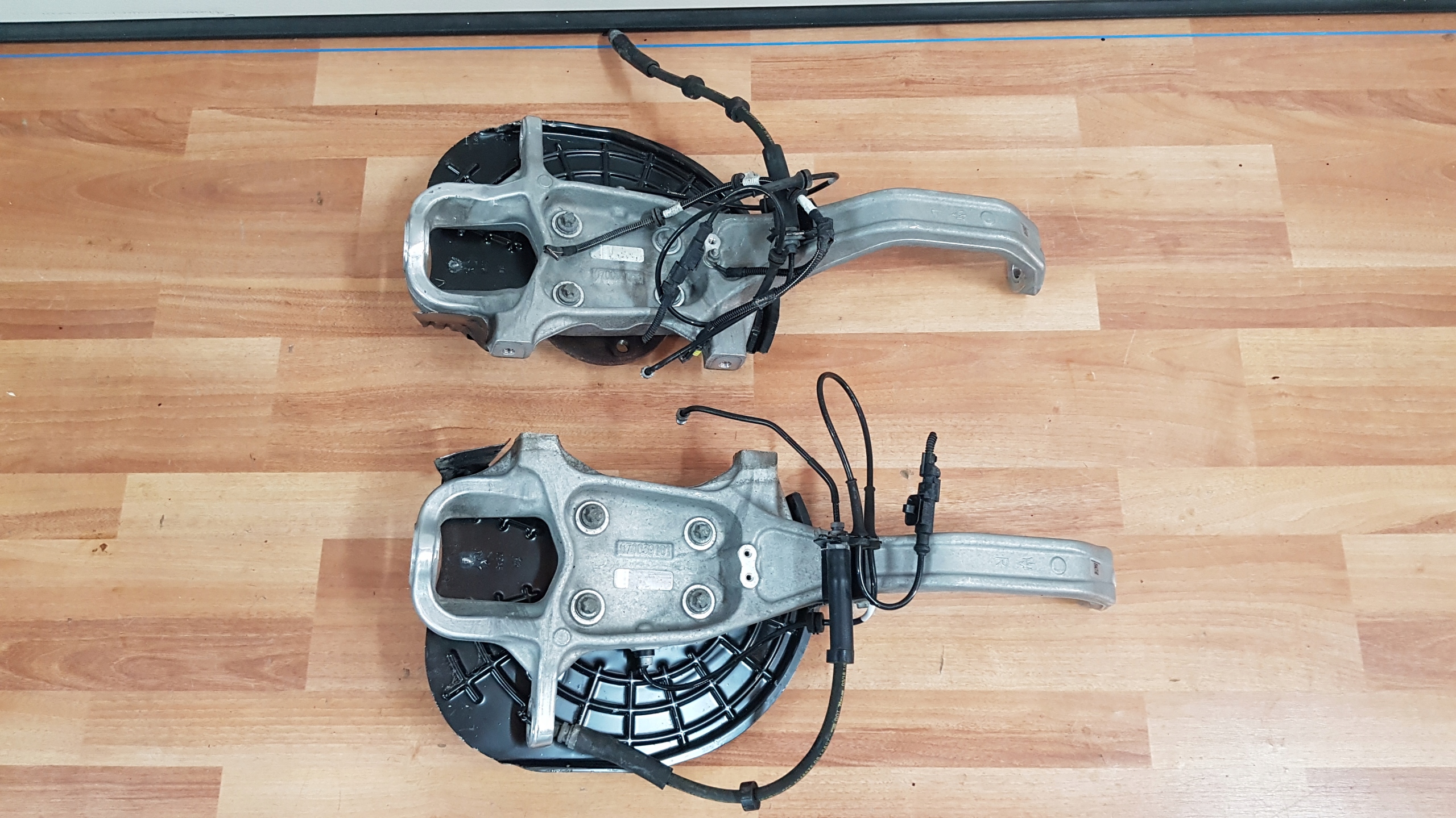 GHIBLI M157 QUATTROPORTE VI M156 ЦАПФА СТУПИЦЯ