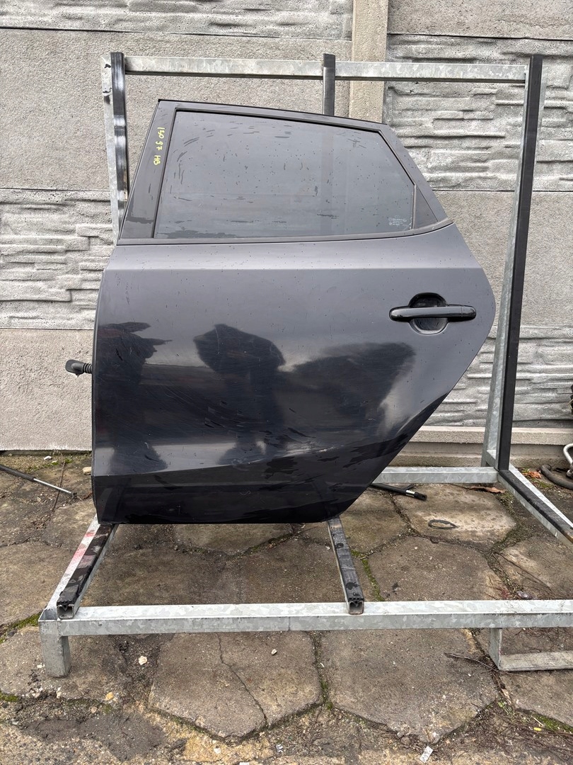 Hyundai I30 дверь задняя левое / 9F