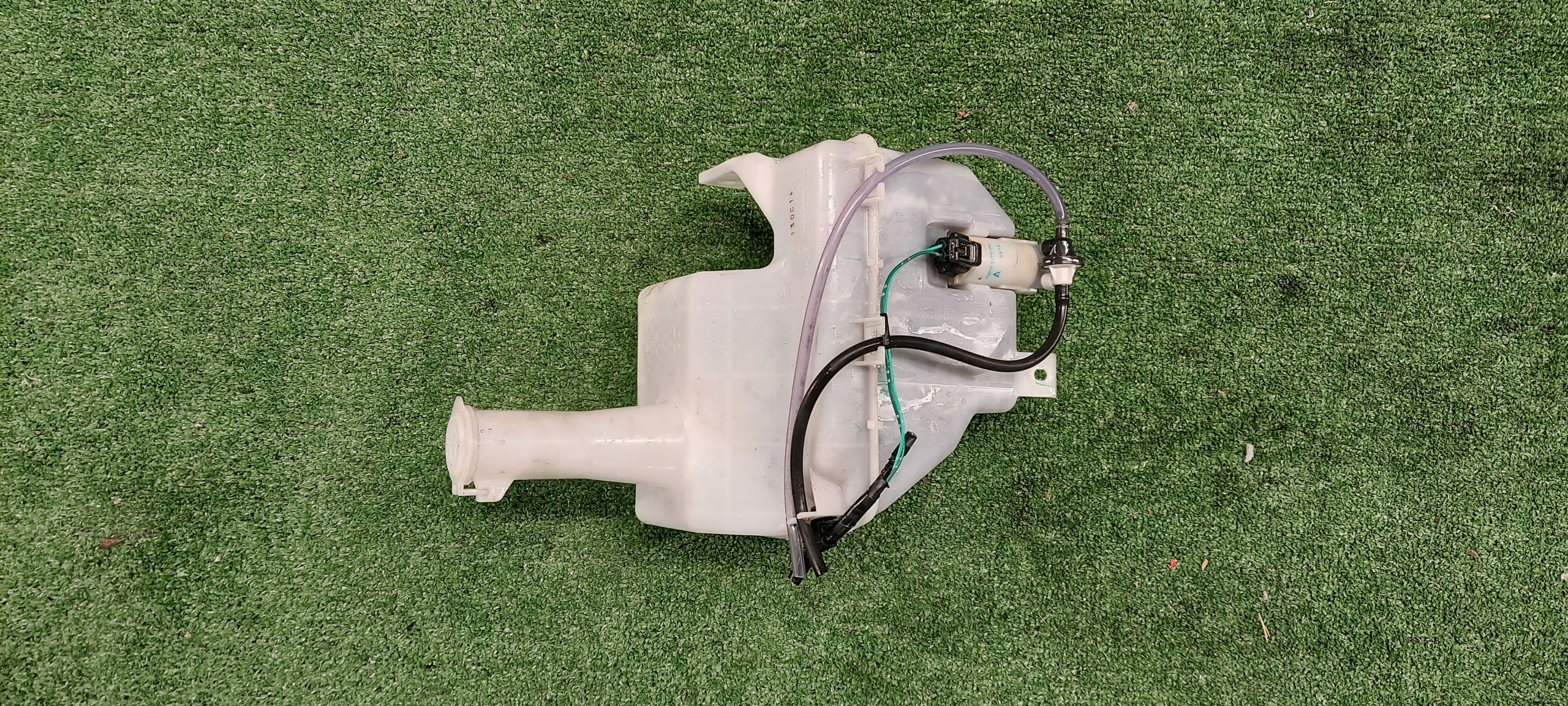 washer fluid tank MITSUBISHI SPACESTAR 12-24