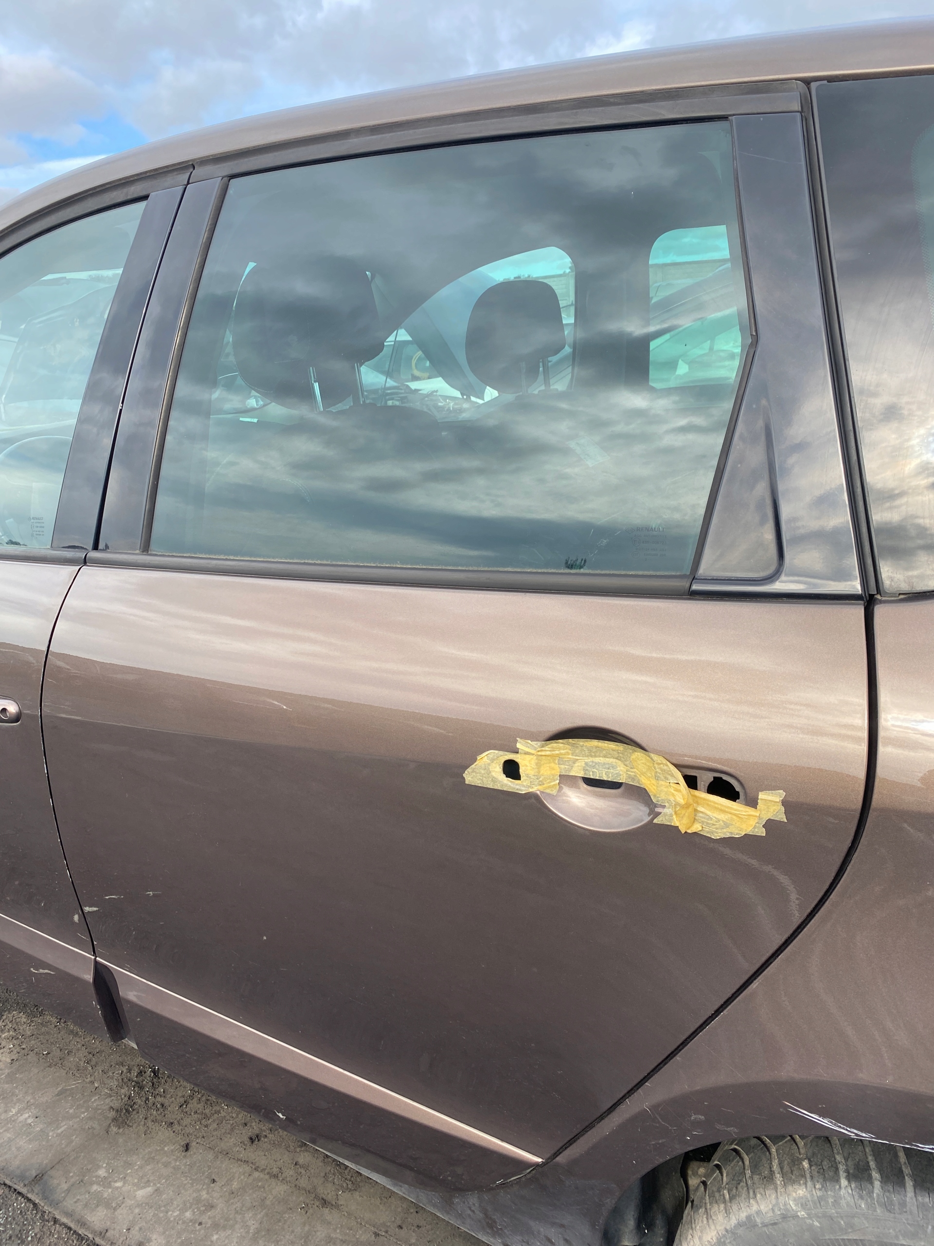 Renault Scenic 3 III 08-16 DRZWI LEWE TYLNE TYŁ kod lakieru TECNB Strona zabudowy tył - lewa