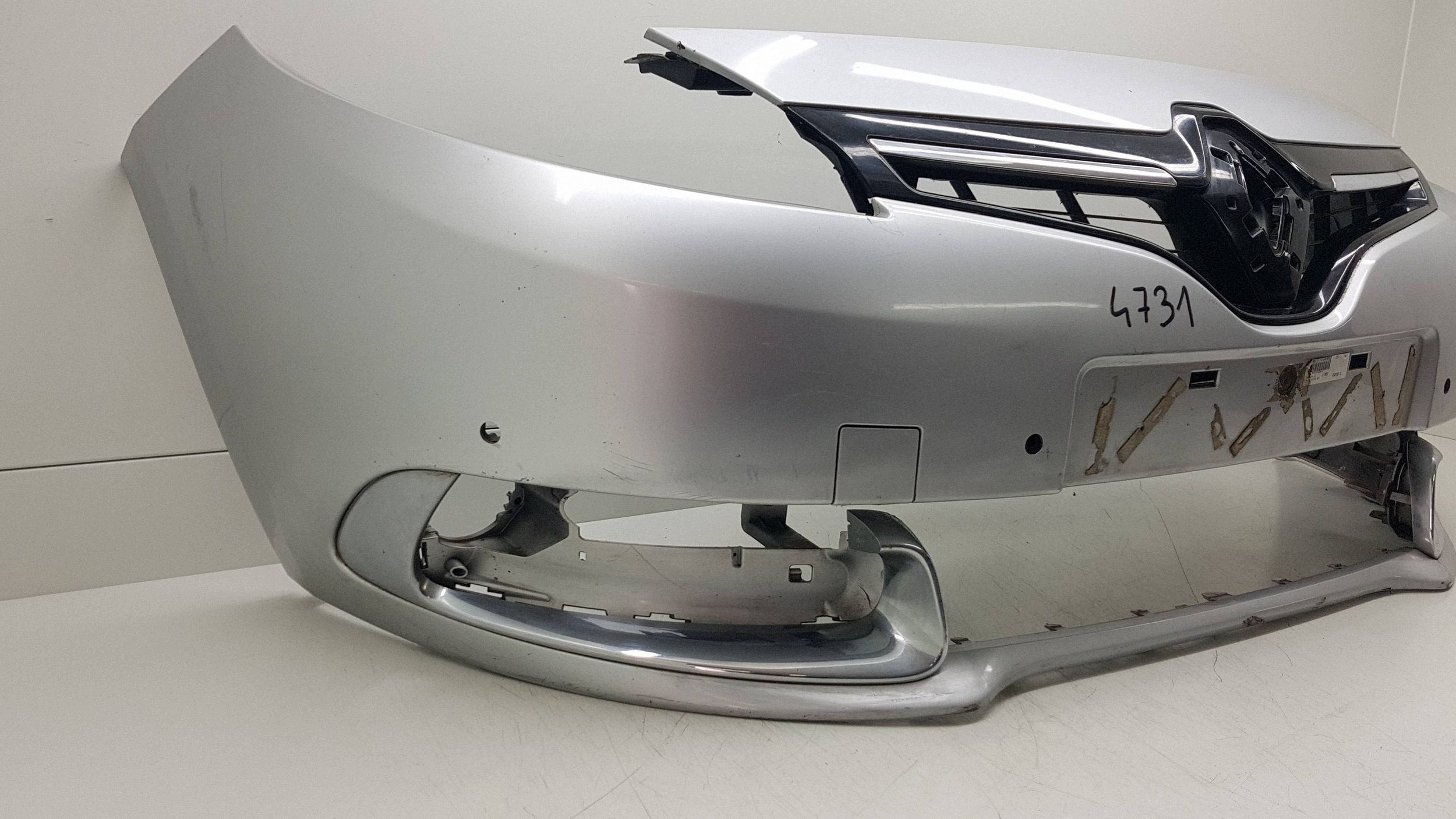 RENAULT SCENIC III LIFT 2013 - nárazník předek 62036308R