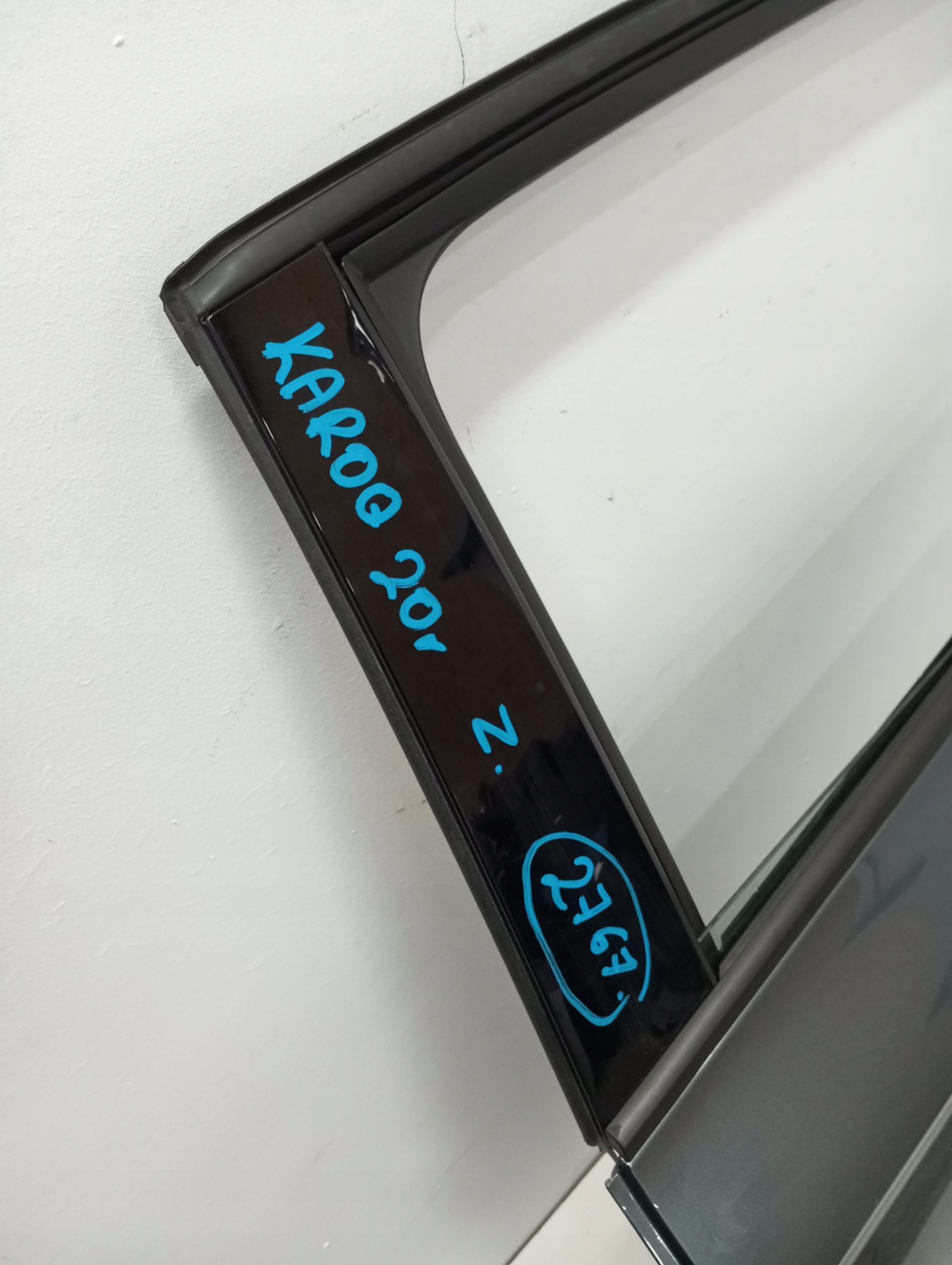 door left rear. SKODA KAROQ 20r