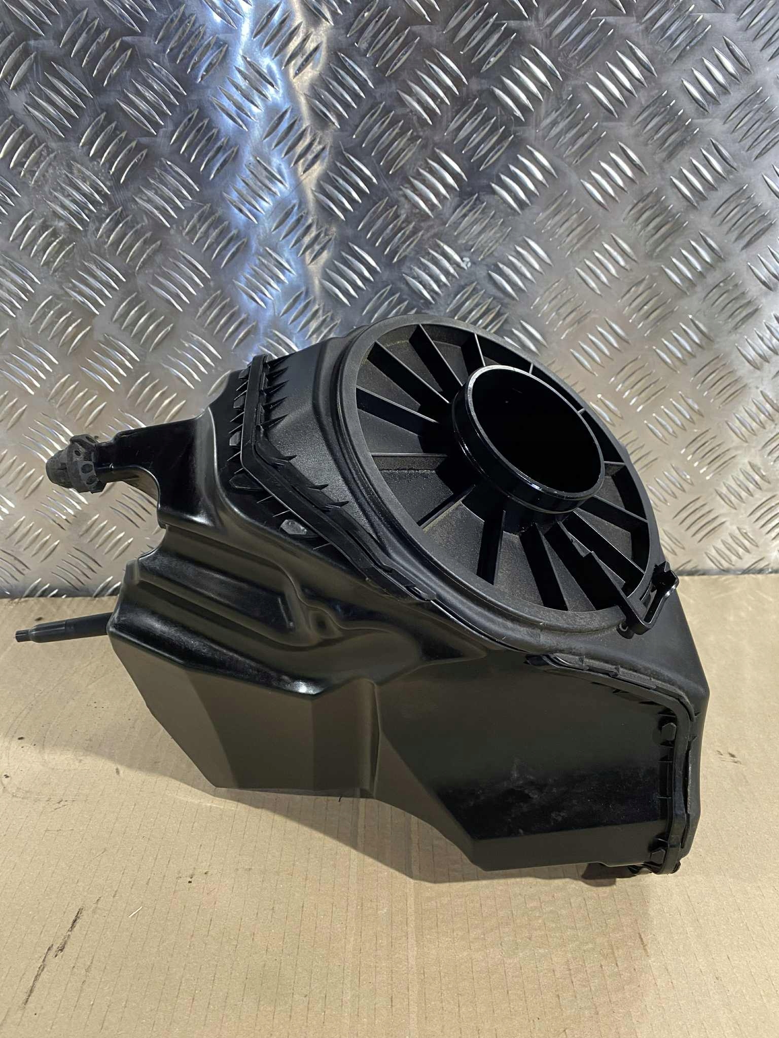 Audi A6 C8 корпус салонного фильтра Воздух