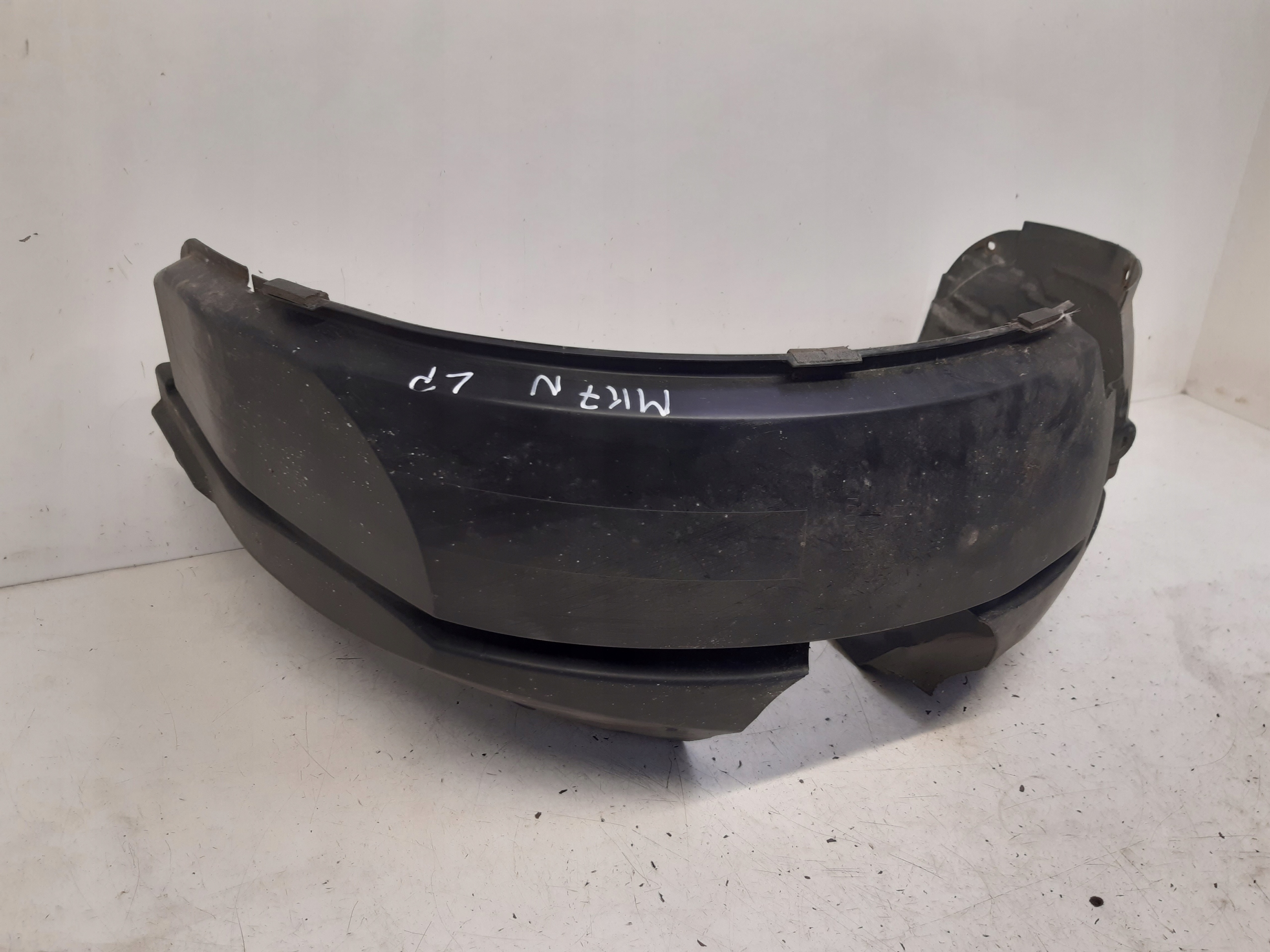 mudguard left front 8A6116115AD Ford Fiesta MK7