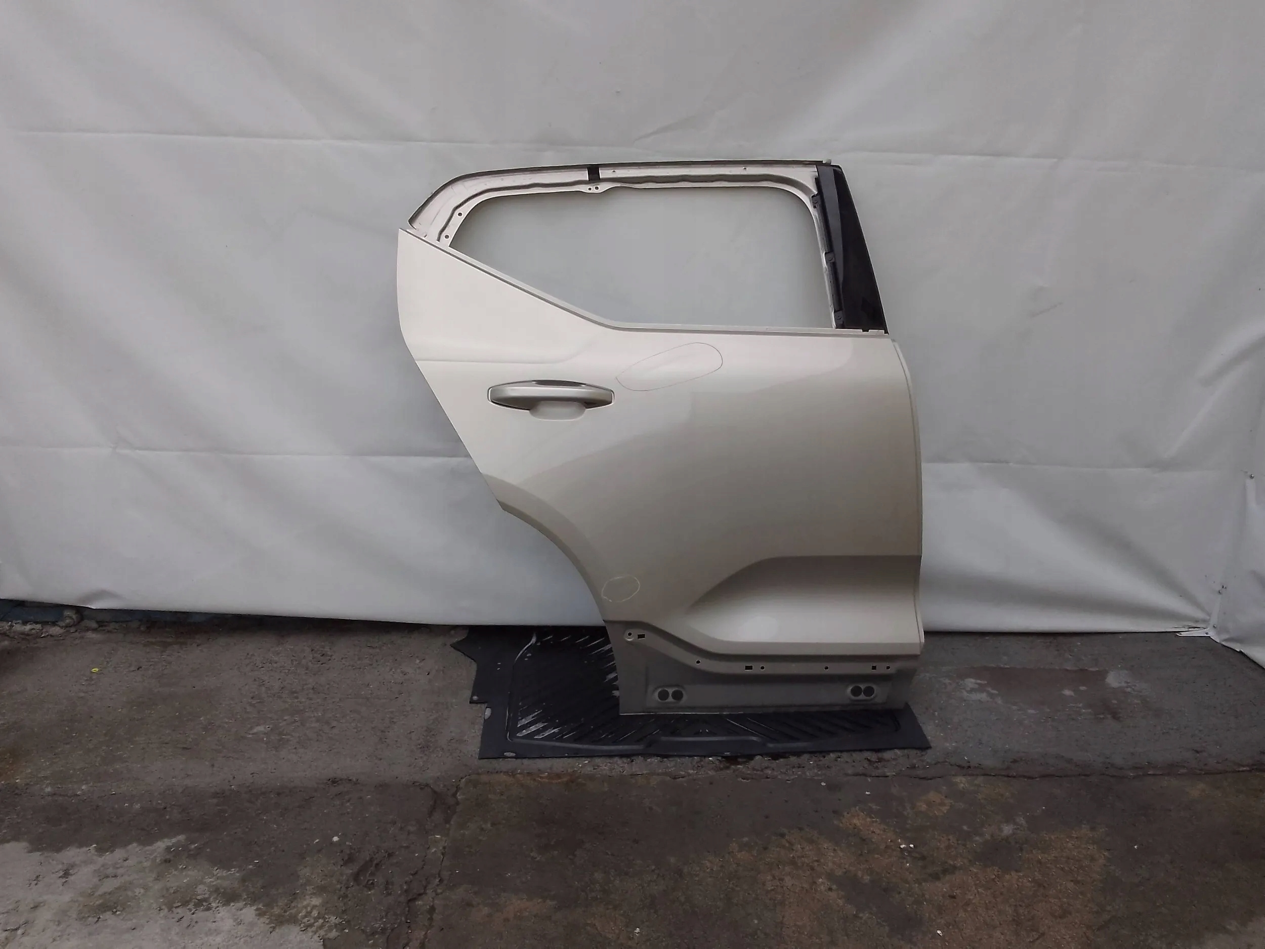 Volvo XC40 DRZWI TYLNE PRAWE 2018-2022